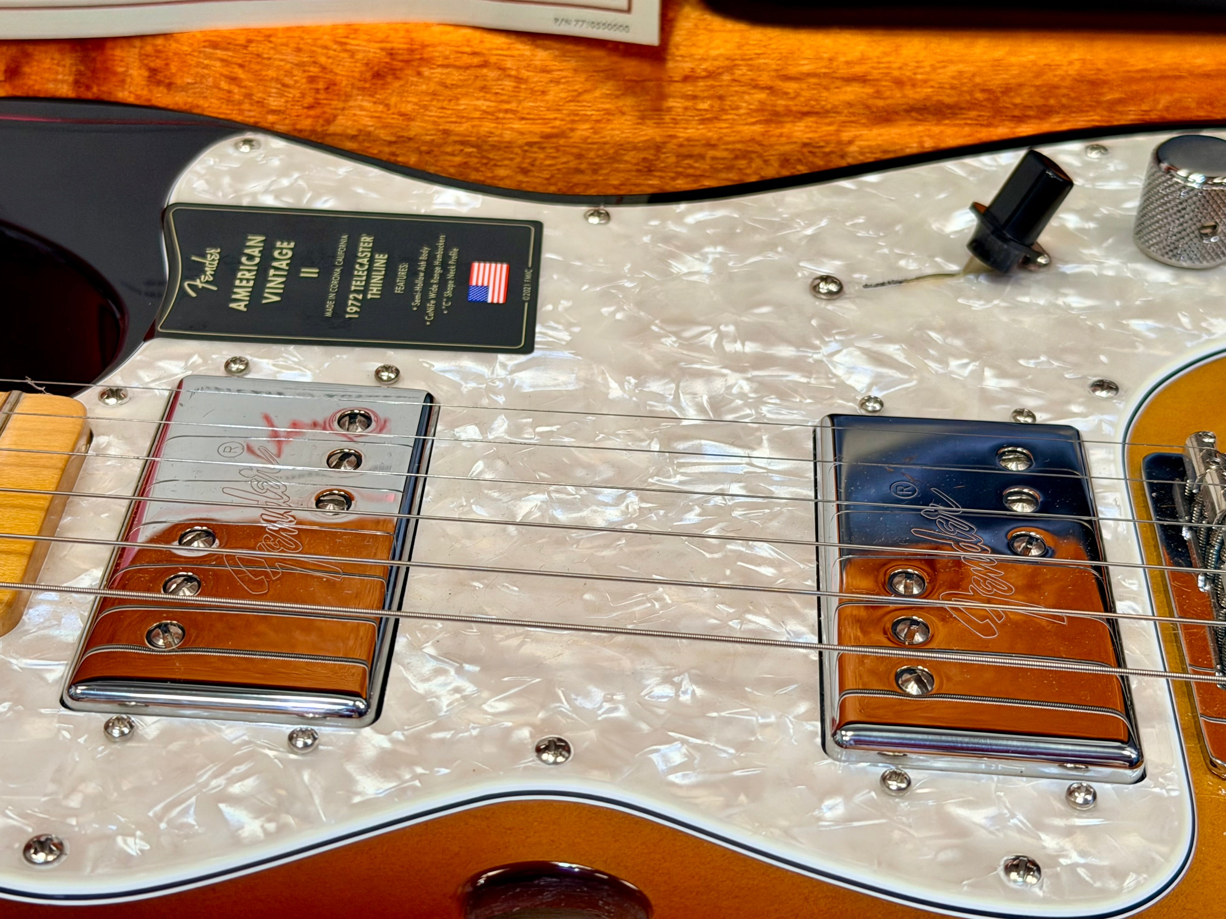 ✨2025✨ Fender American Vintage II 1972 Telecaster Thinline~ 3-Colour Sunburst!