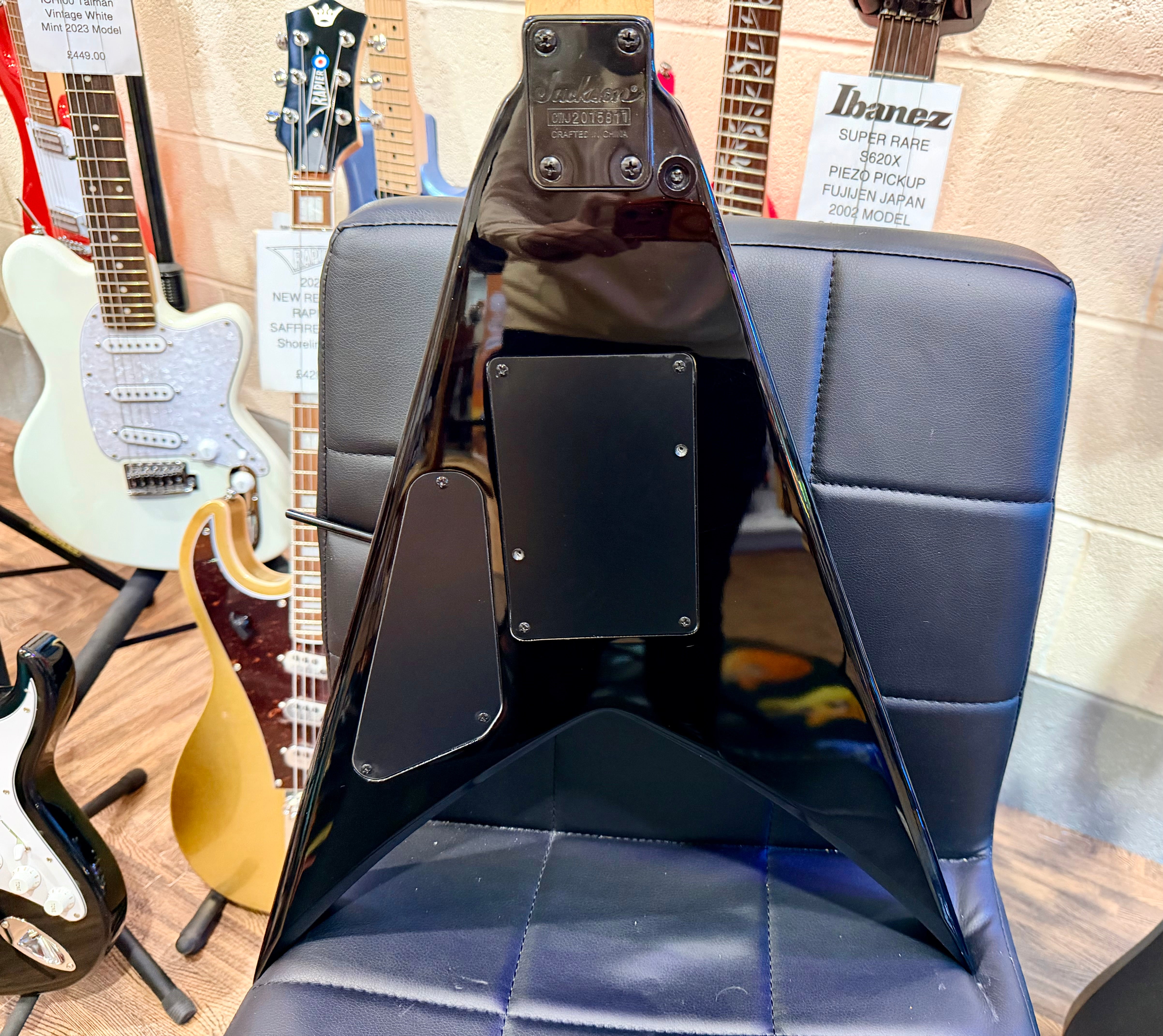 🔥2020🔥 Jackson JS Series King V JS32~ Gloss Black Flying V~ Floyd Rose!