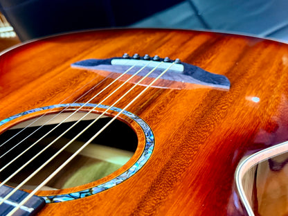 Faith Blood Moon Venus FVBMB All-Solid Trembesi Electro-Acoustic Guitar + Case