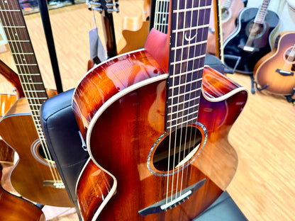 Faith Blood Moon Venus FVBMB All-Solid Trembesi Electro-Acoustic Guitar + Case