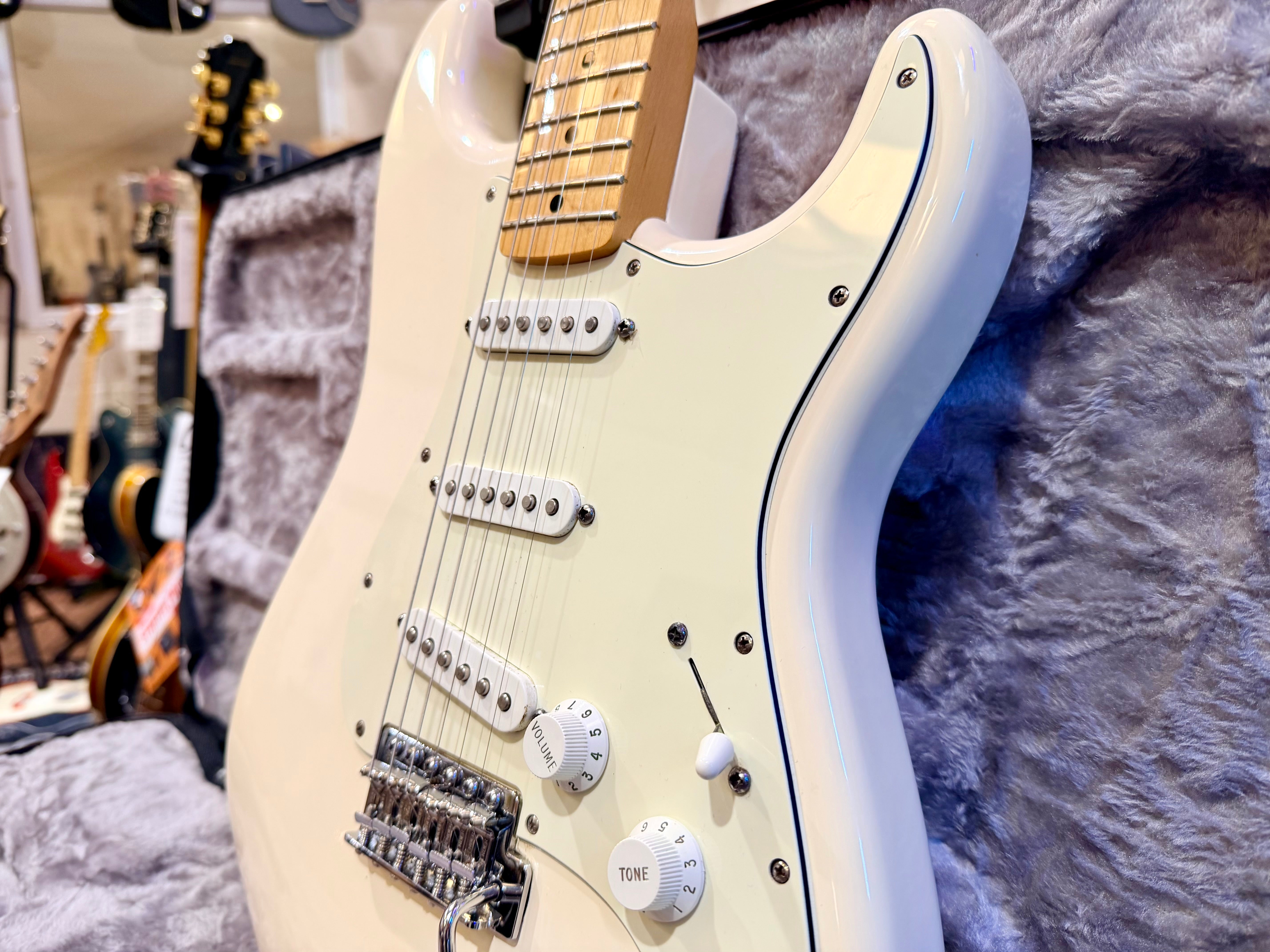 🌟2014🌟 Fender Standard Stratocaster~ Mexican Strat~ Arctic White~ Hard Case!