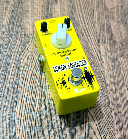 🍋 Xvive XV9 Lemon Squeezer Pedal~ Guitar Analog Compressor FX Unit 🍋