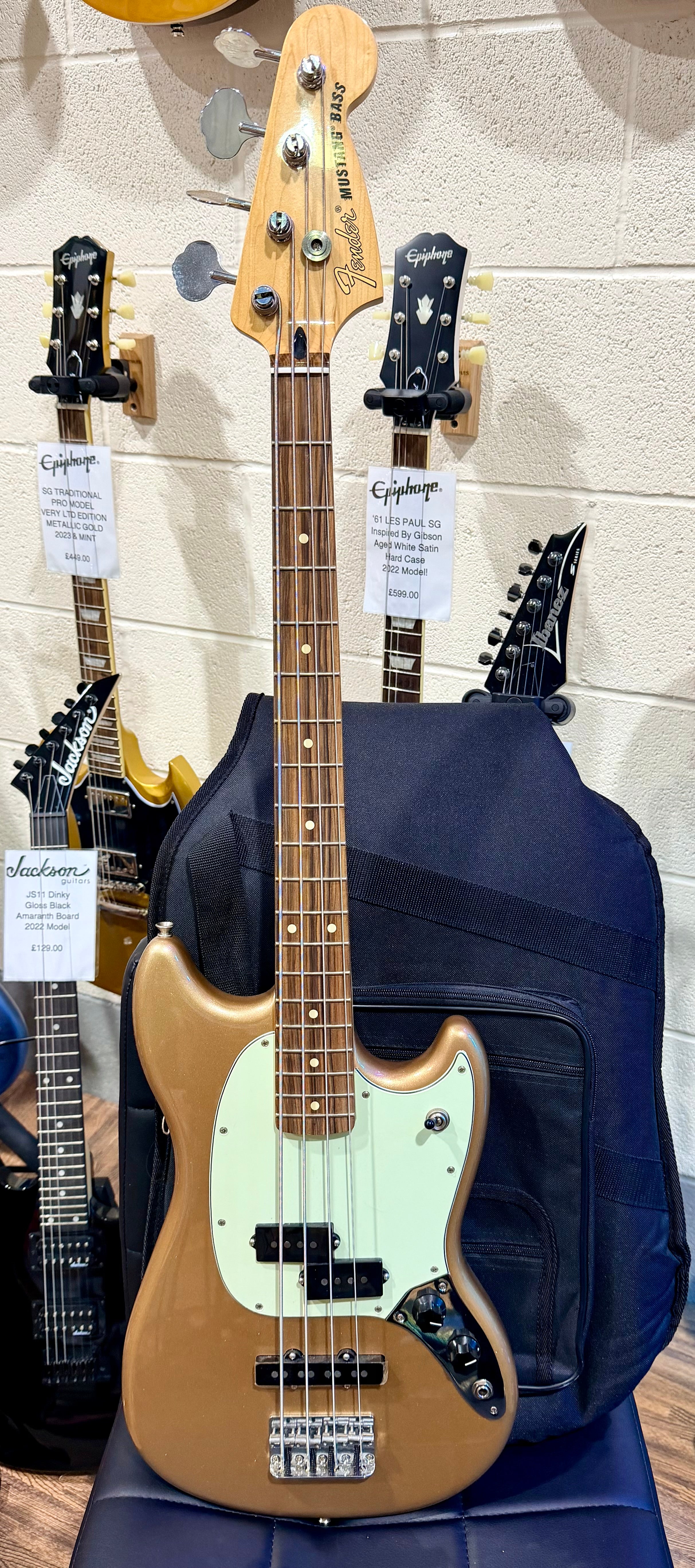 🌟2022🌟 Fender Player Mustang Bass PJ~ Pau Ferro~ Firemist Gold~ Mexican Bass!