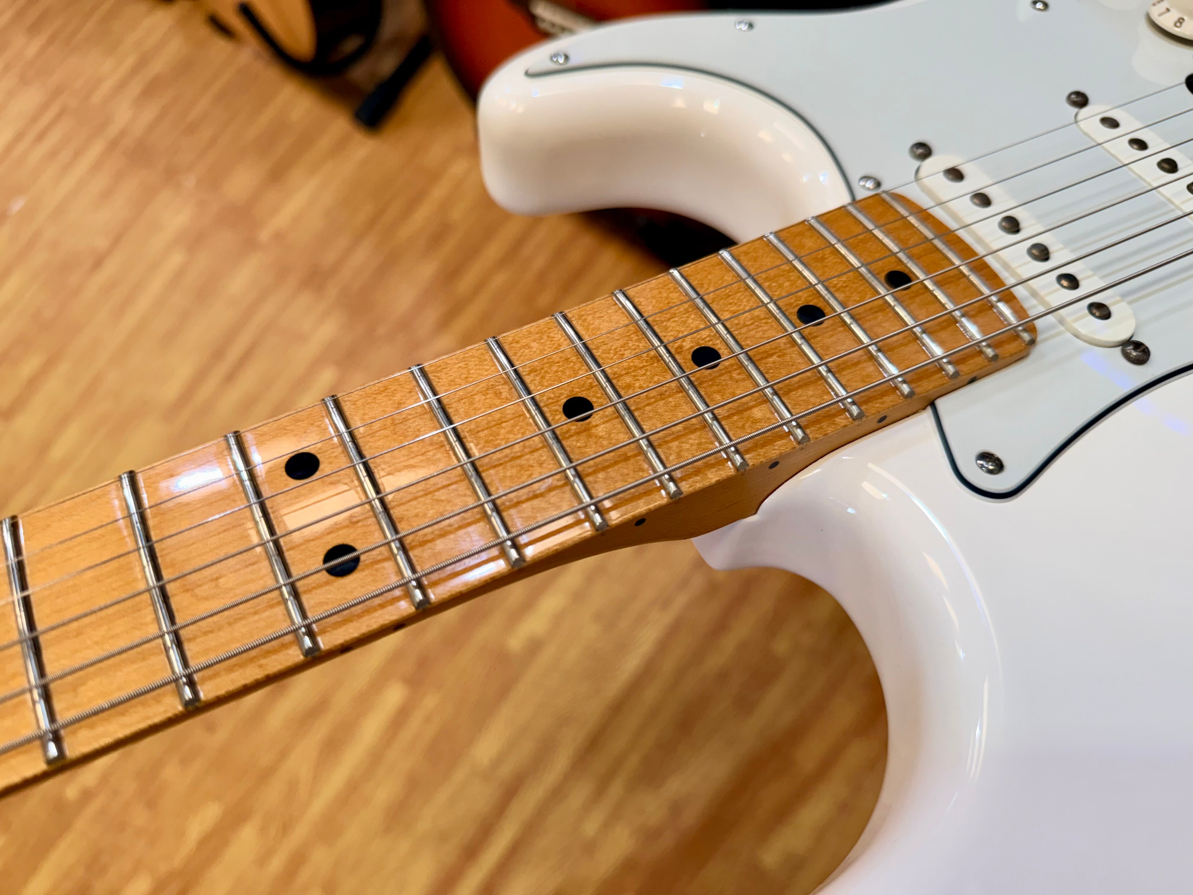 ✨2021✨ Fender Player Stratocaster HSS~ Polar White~ Maple Neck~ Mexican Strat!