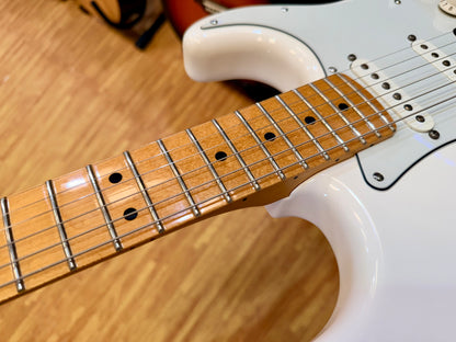 ✨2021✨ Fender Player Stratocaster HSS~ Polar White~ Maple Neck~ Mexican Strat!