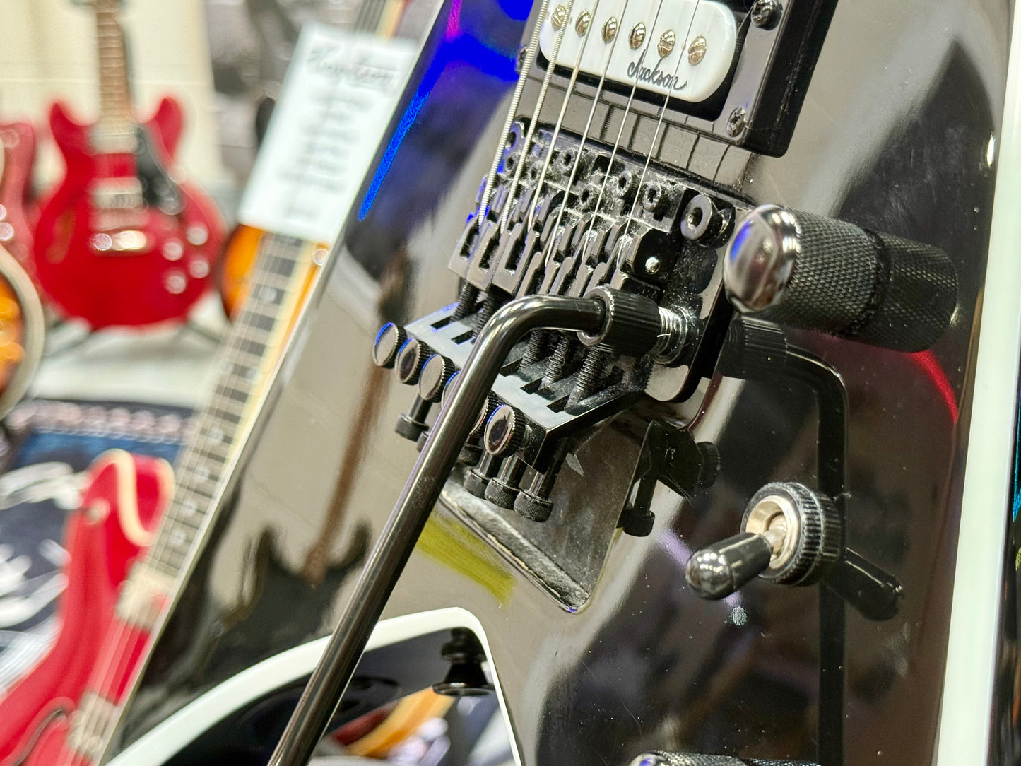 🔥 Jackson JS32 King V In Gloss Black & White Binding~ Floyd Rose~ Flying V 🔥
