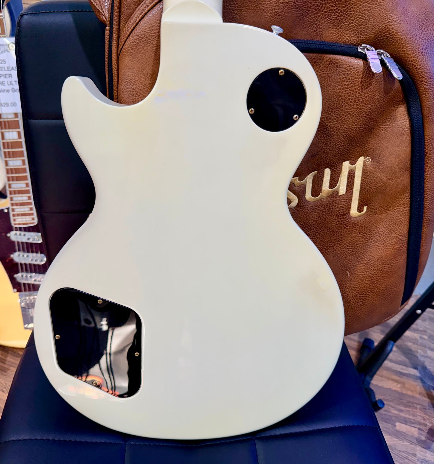 🌟2009🌟 Gibson Les Paul Studio~ Alpine White & Gold~ Ebony Fretboard~ Gig Bag!