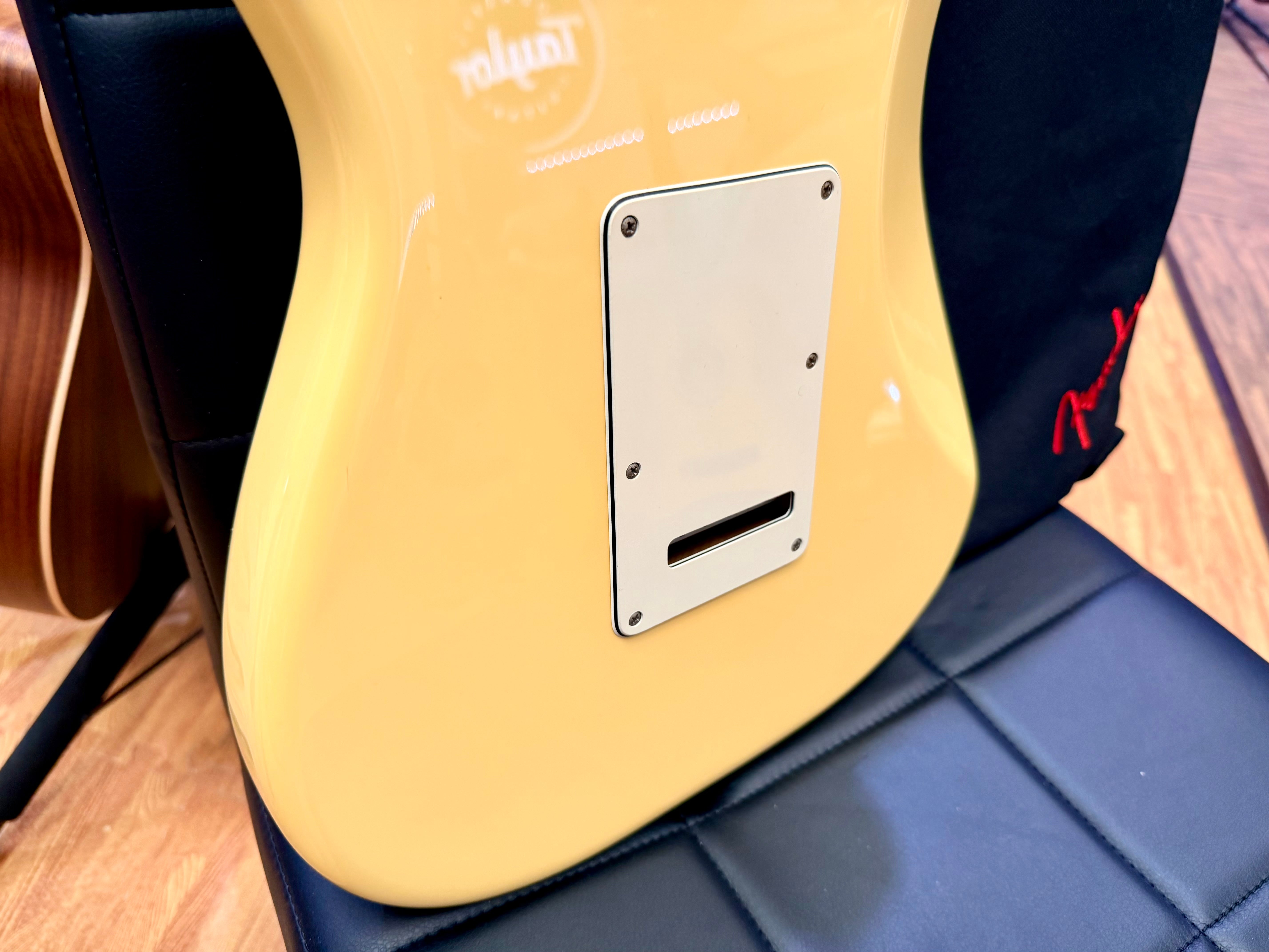 ✨MINT 2018✨ Fender Player Stratocaster HSS~ Buttercream Maple Neck + Gig Bag!