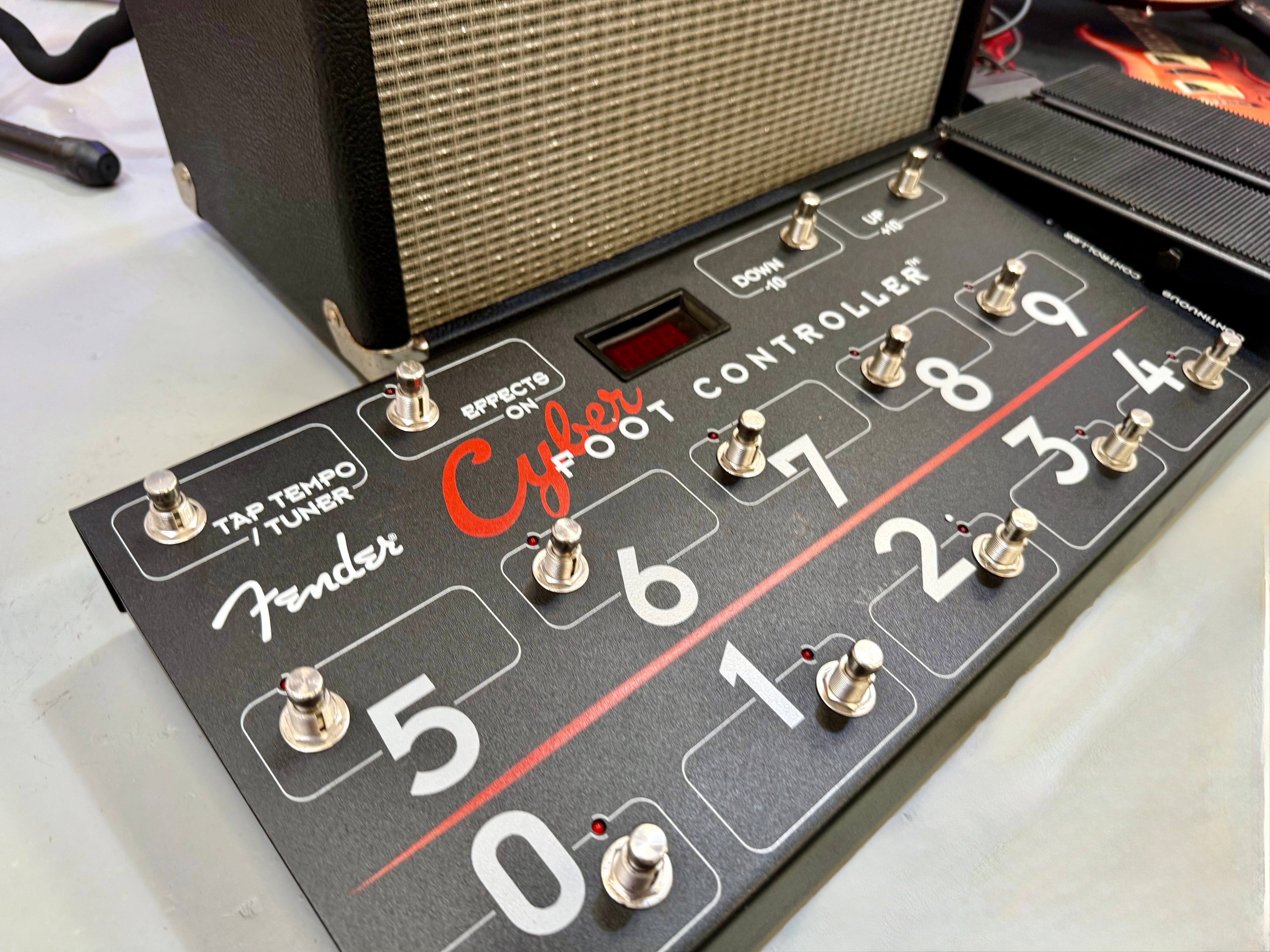 🎸RARE~ CYBER FOOT CONTROLLER🎸 Fender Cyber Champ 65w Guitar Combo Amplifier!