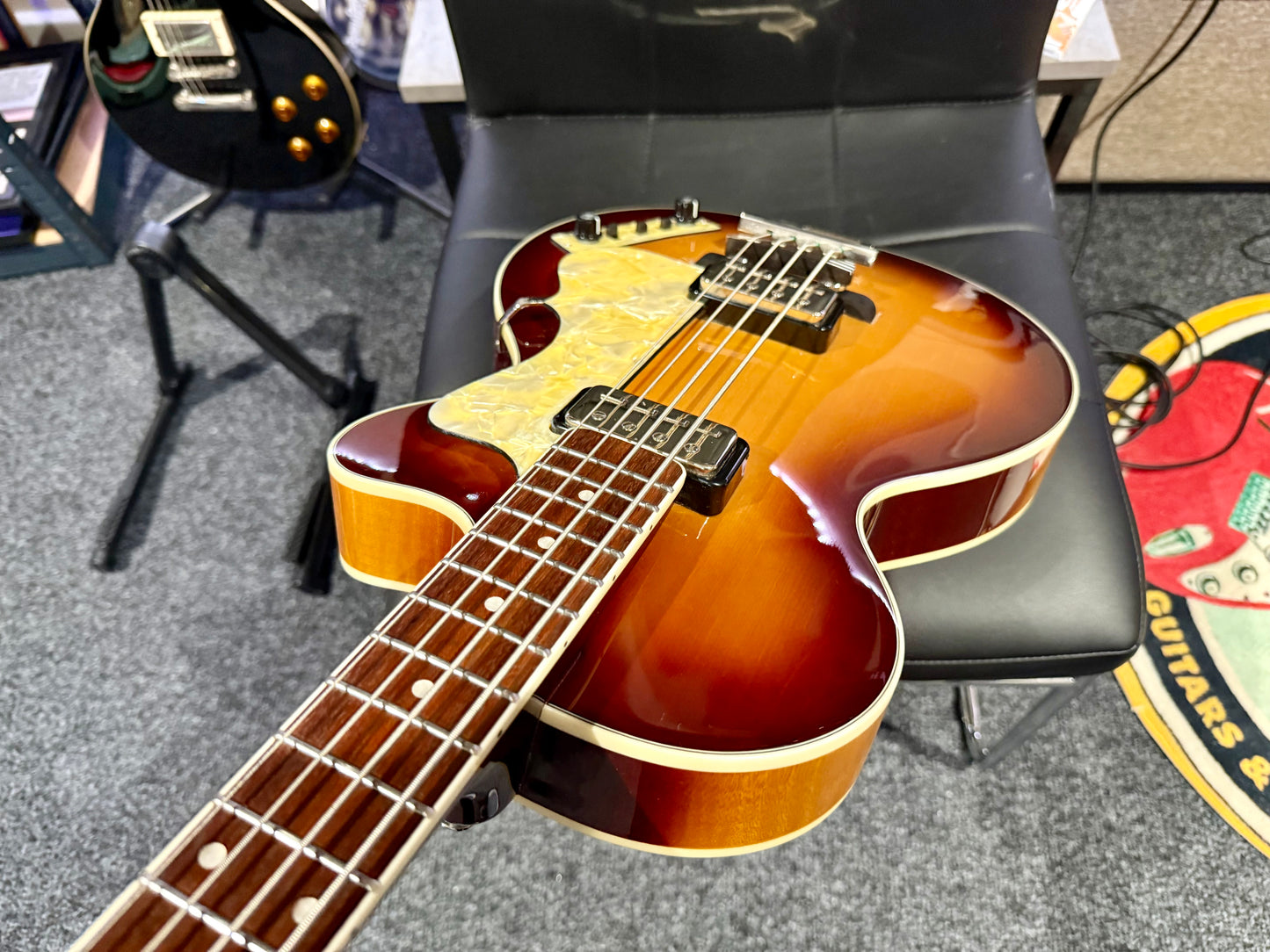 🎻 VIOLIN BASS 🎻 Hofner HCT 5002 Club Series Bass~ Sunburst~ Contemporary!