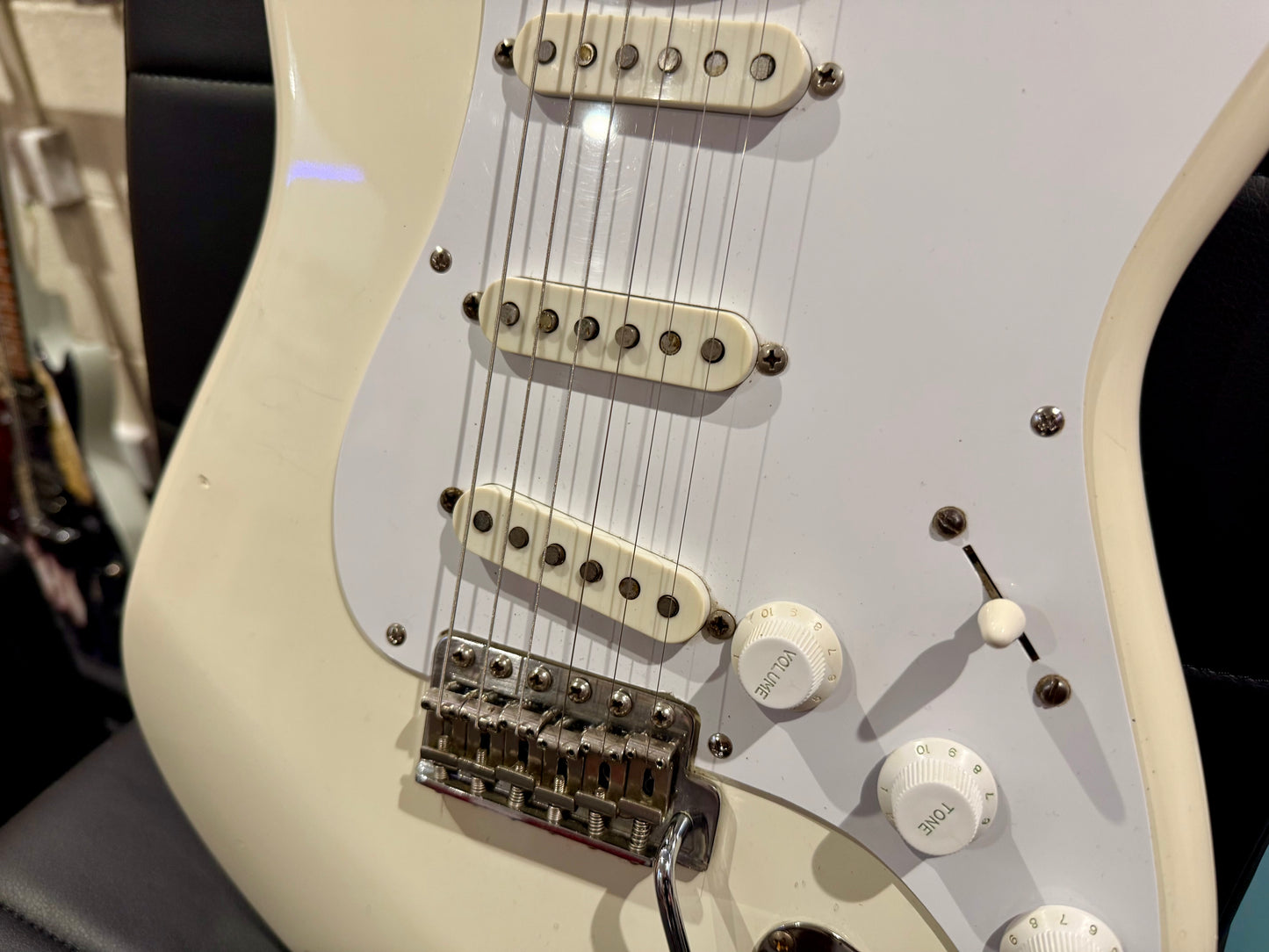🌟 1983 JAPANESE VINTAGE 🌟Fender Squier JV Stratocaster~ 57 Spec~ Vintage White