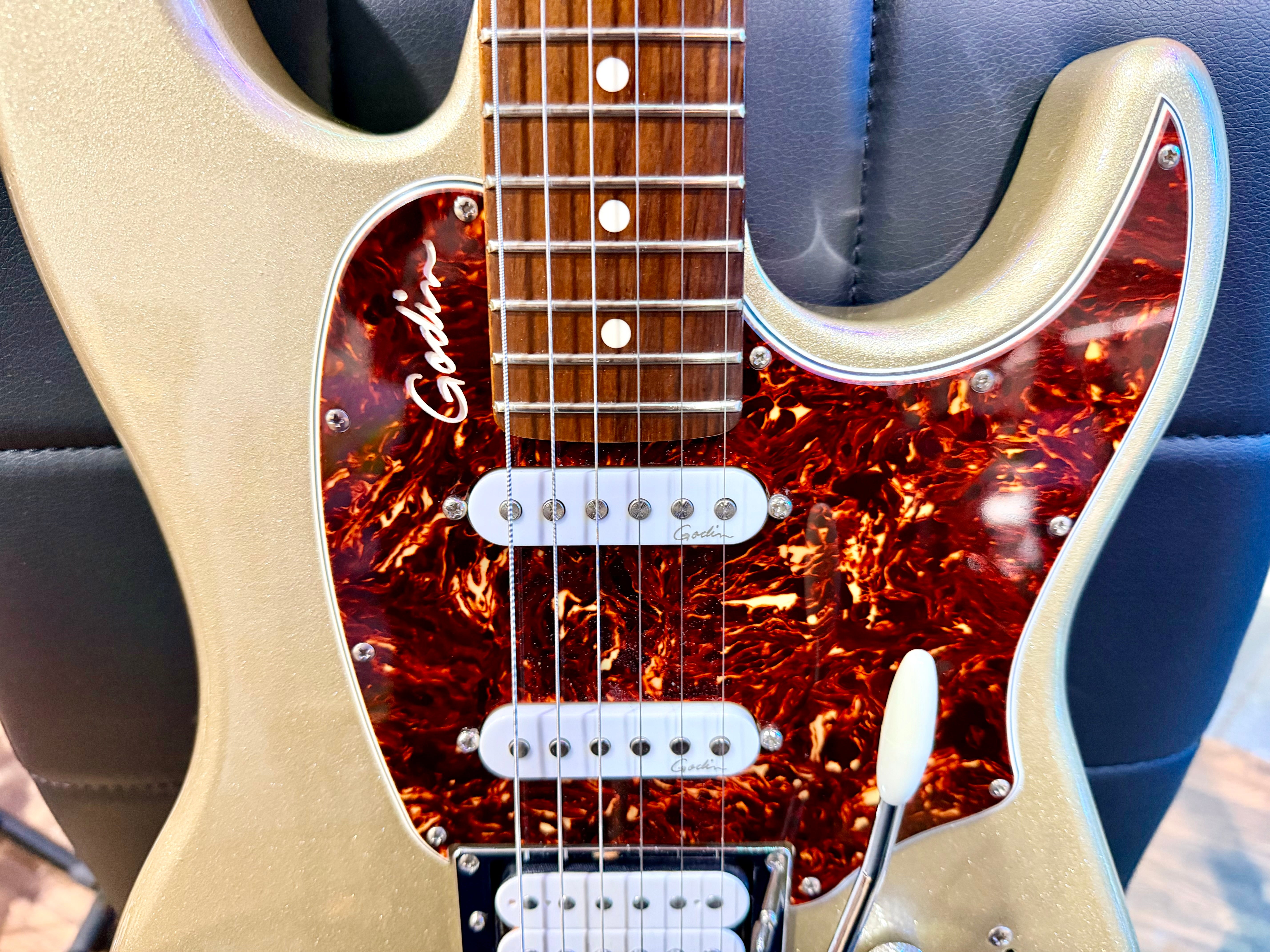 🌟MINT🌟 Godin Session RW LTD~ Silver Gold HG~ Seymour Duncan HSS + Gig Bag!