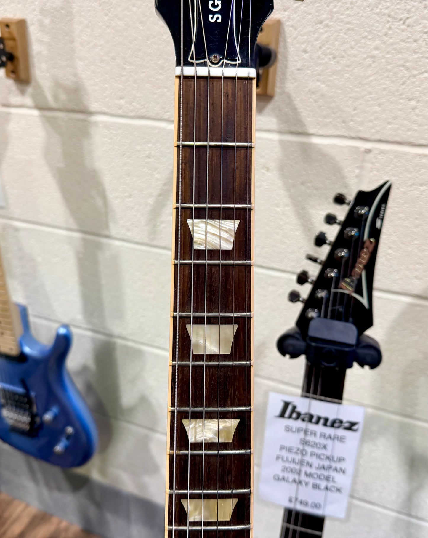 🍒2010🍒 Gibson SG Standard~ USA Made~ Heritage Cherry~ Hard Case~ Lovely!