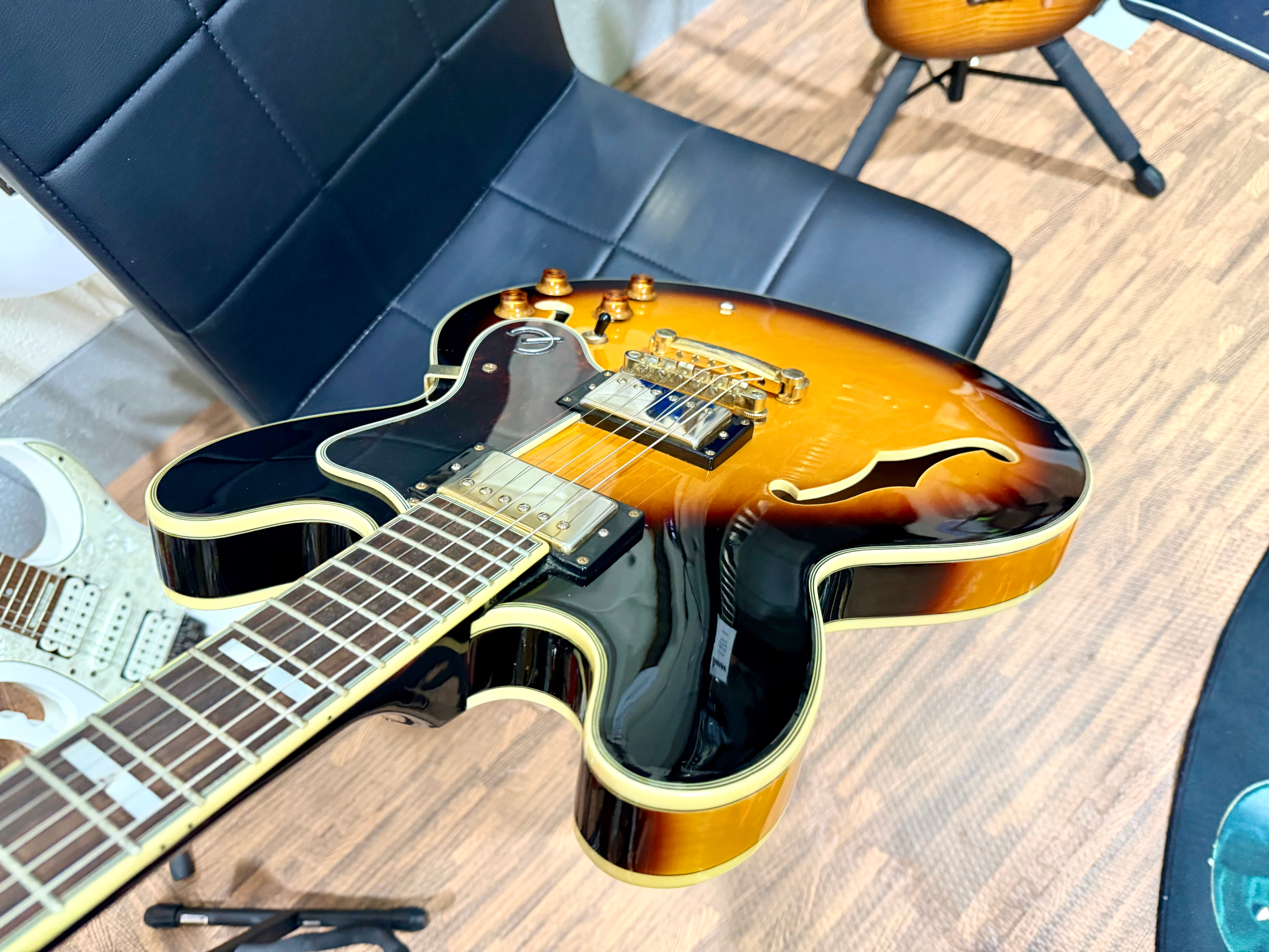 ☀️2013☀️ Epiphone Sheraton ii VS~ Vintage Sunburst~ Hollow-body~ Hard Case!