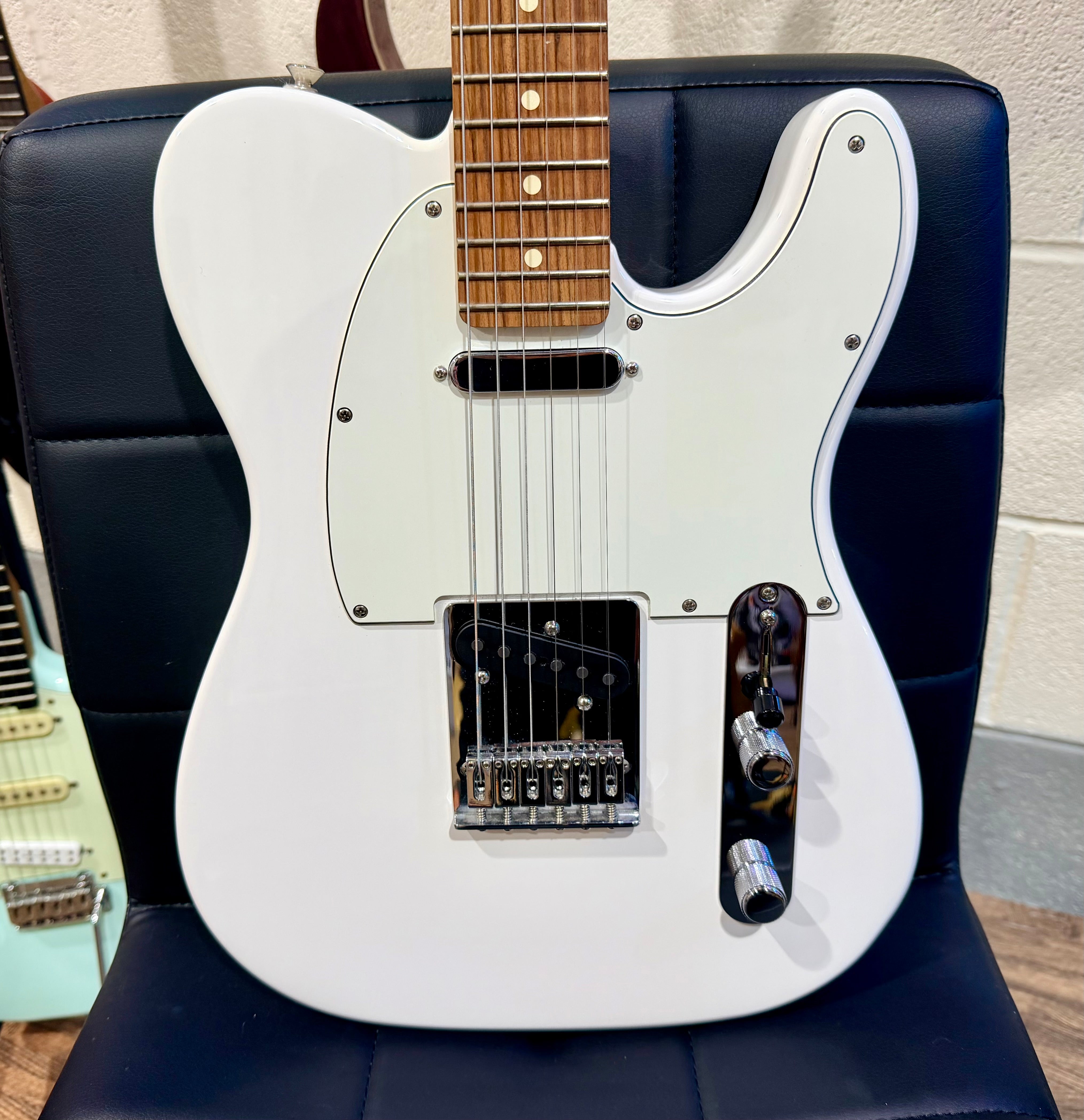 🌟MINT 2021🌟 Fender Player Telecaster Pau Ferro~Polar White~ Mexican MIM Tele