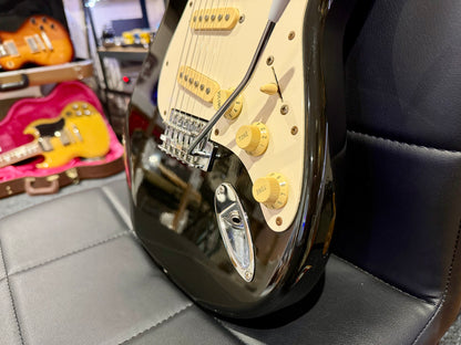 🌟RARE KOREAN🌟 1990’s Fender Squier Stratocaster~ Black & white Classic Strat!