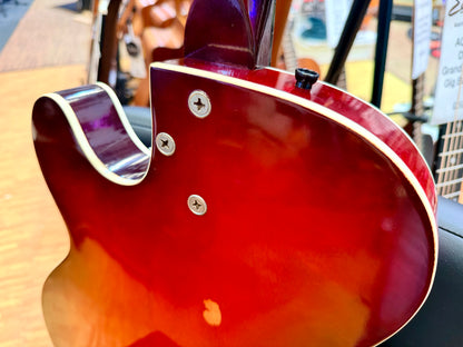 ✨VINTAGE✨ 1963 Harmony H53 Rocket~ Made in USA~ Semi-Hollow D’Armond P’up + Case