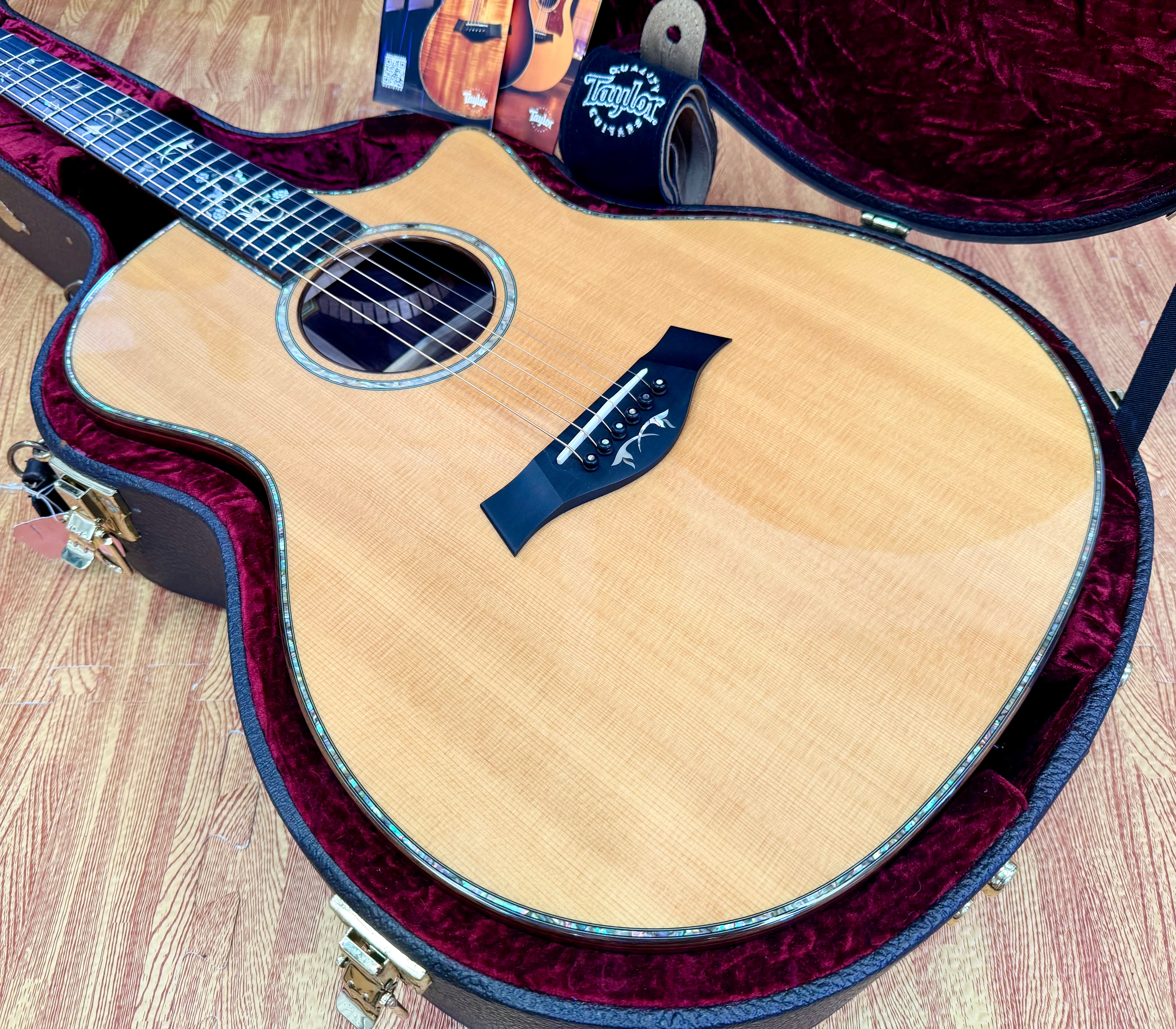 ✨BEAUTIFUL✨ 2011 Taylor 914ce Grand Auditorium~ Cindy Inlay~ Electro Acoustic!