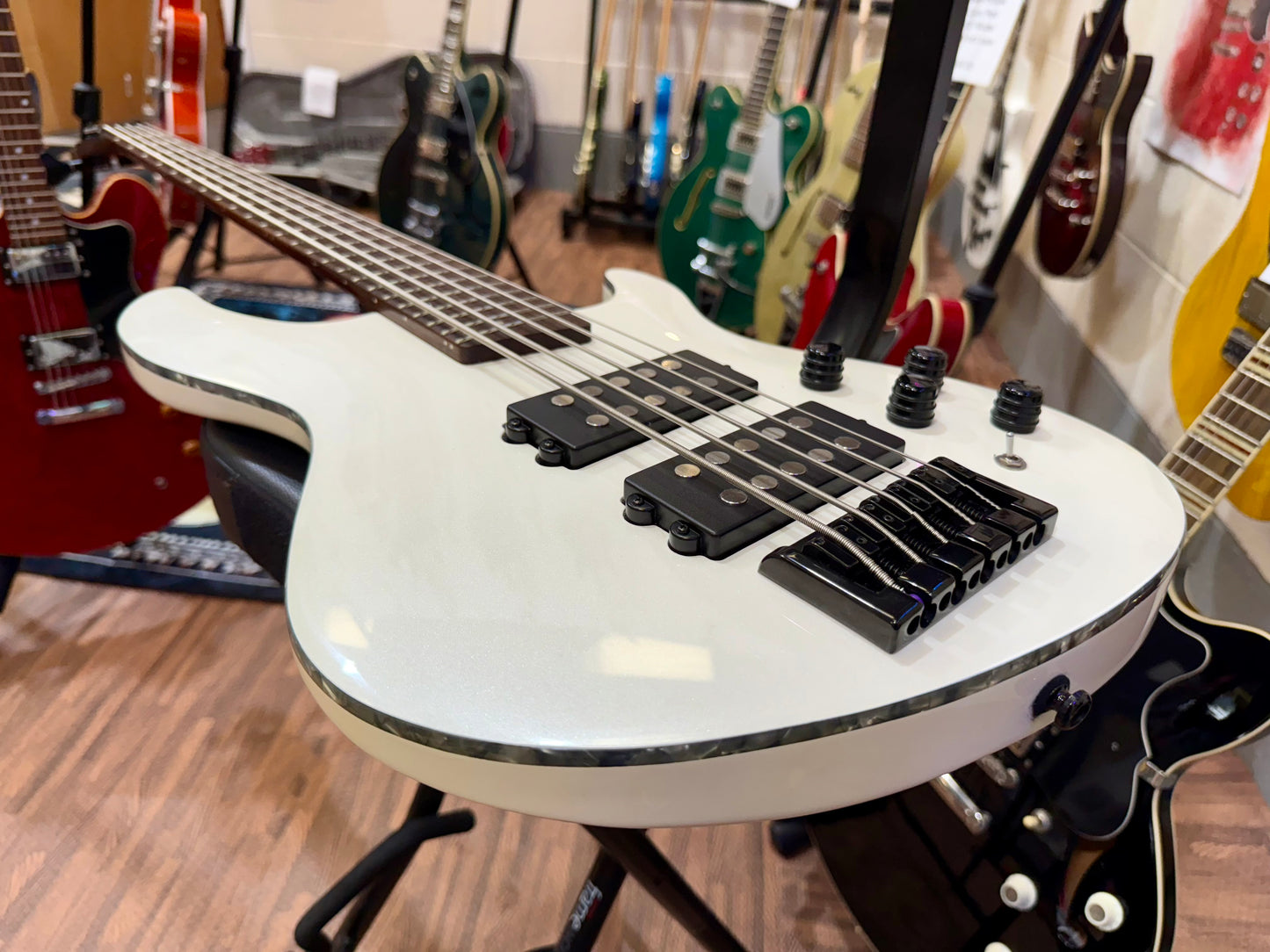 🌟MINT🌟 Cort C5-H 5 String Electric Active Bass Guitar~ Pearl White Finish!