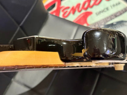 🌟RARE KOREAN🌟 1990’s Fender Squier Stratocaster~ Black & white Classic Strat!