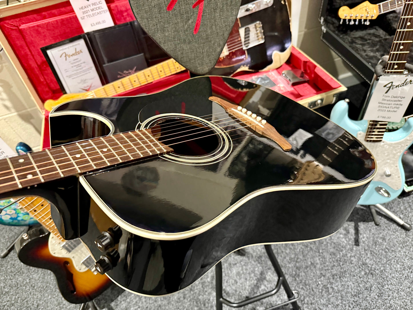 🔥RARE VINTAGE🔥 Fender La Brea Electro Acoustic Guitar~ Black~ 1990’s Model!