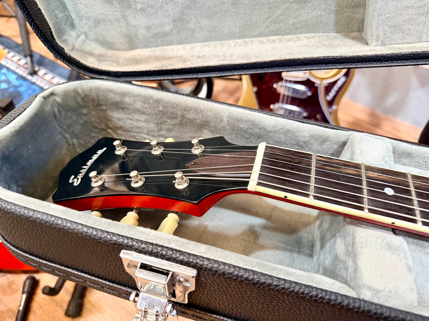 🍒MINT 2022 🍒 Eastman T386-RD Thinline Semi-Hollow ‘335’ Antique Red + Case!