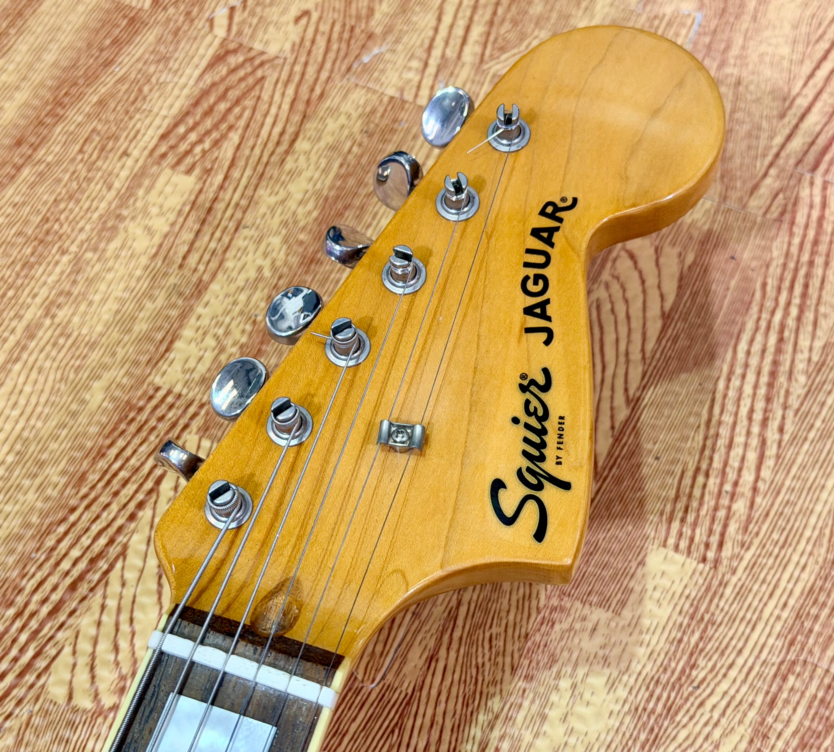 ✨2019✨ Fender Squier Classic Vibe '70s Jaguar~ 3-Tone Sunburst~ Electric Guitar