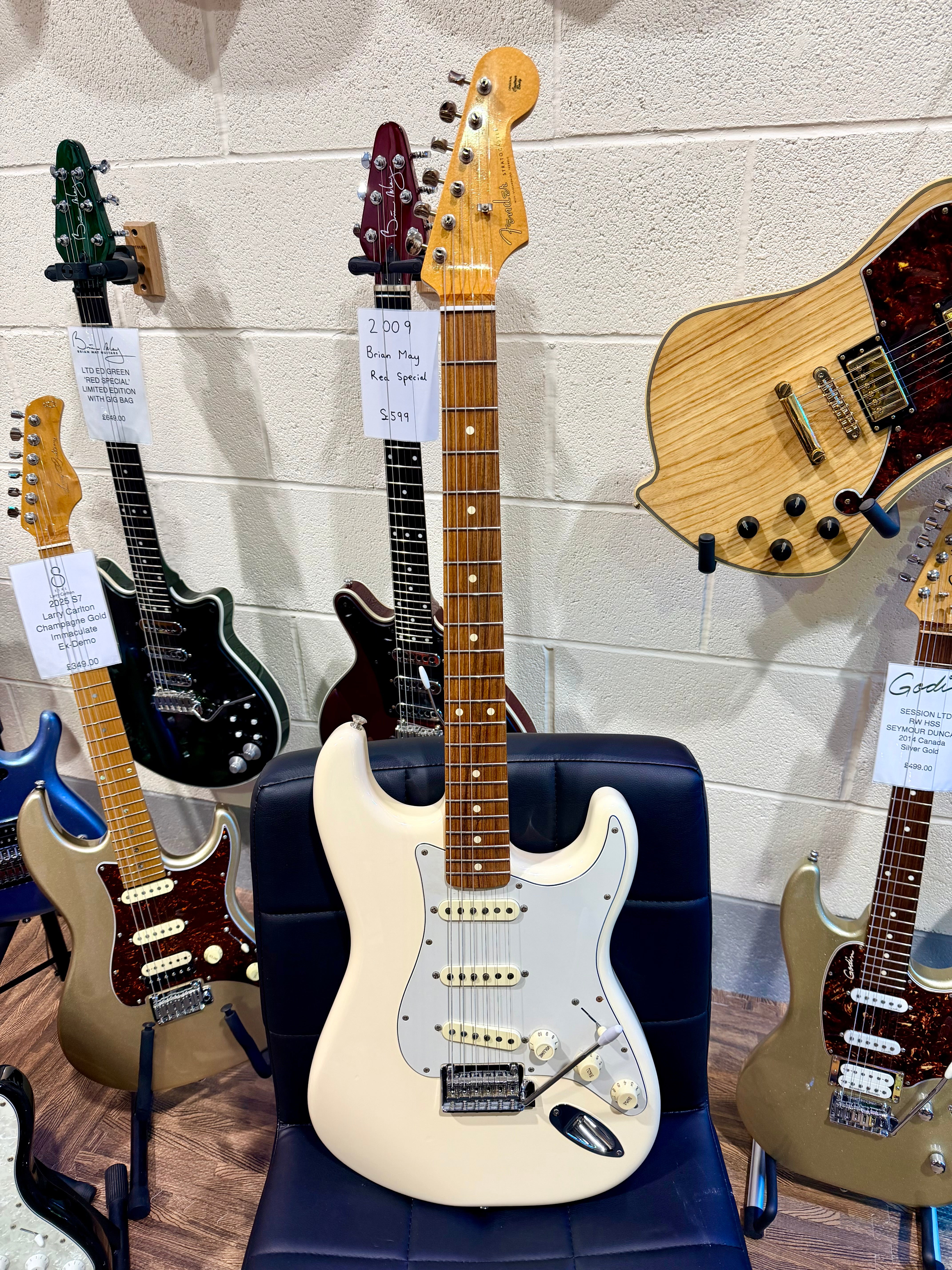 🌟2021🌟 Fender Vintera ‘60s Modified Stratocaster~ Olympic White~ Mexican Strat