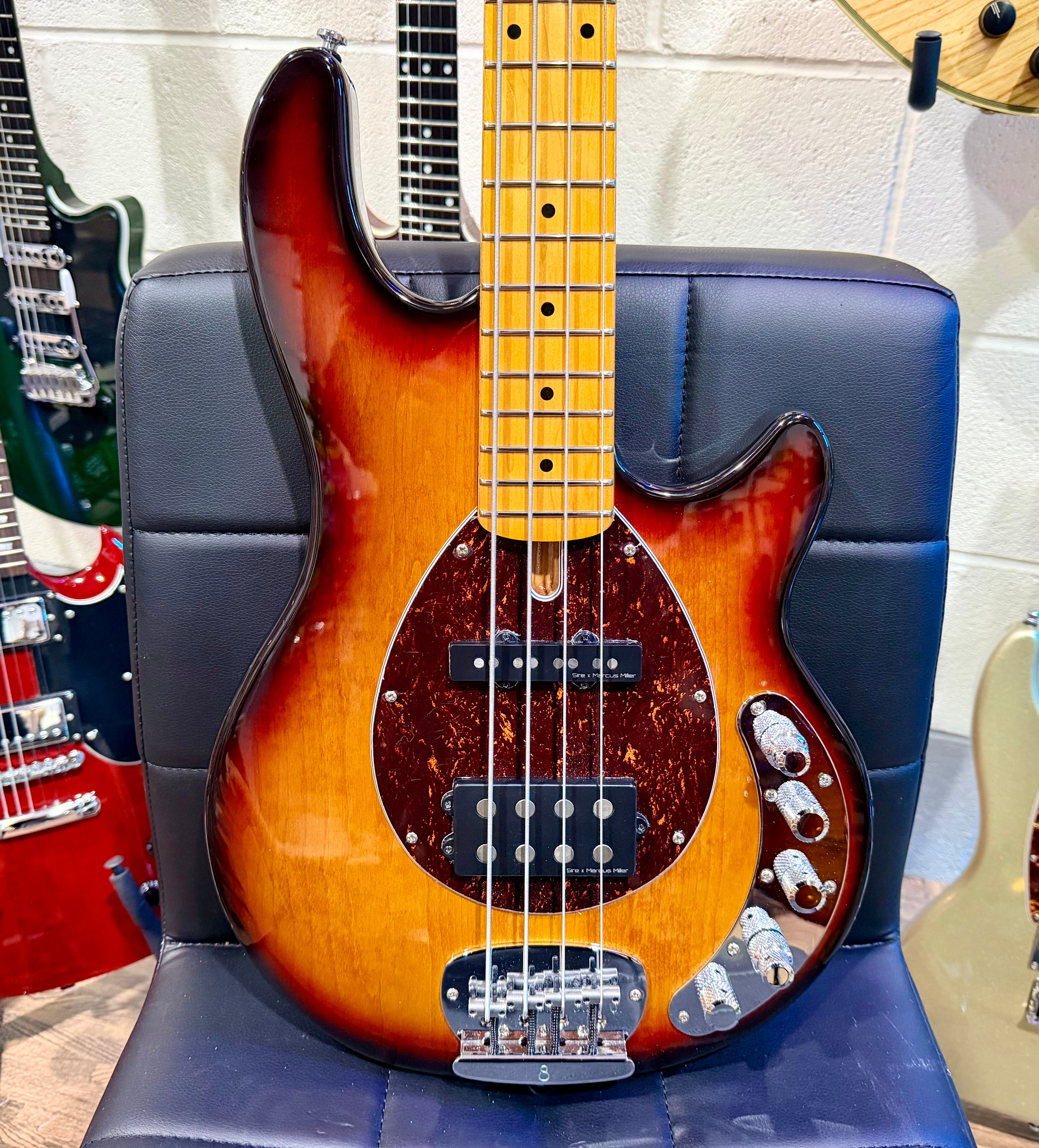 🌟MINT 2024🌟 Sire Marcus Miller Z7 Electric Bass Guitar~ 3 Tone Sunburst!