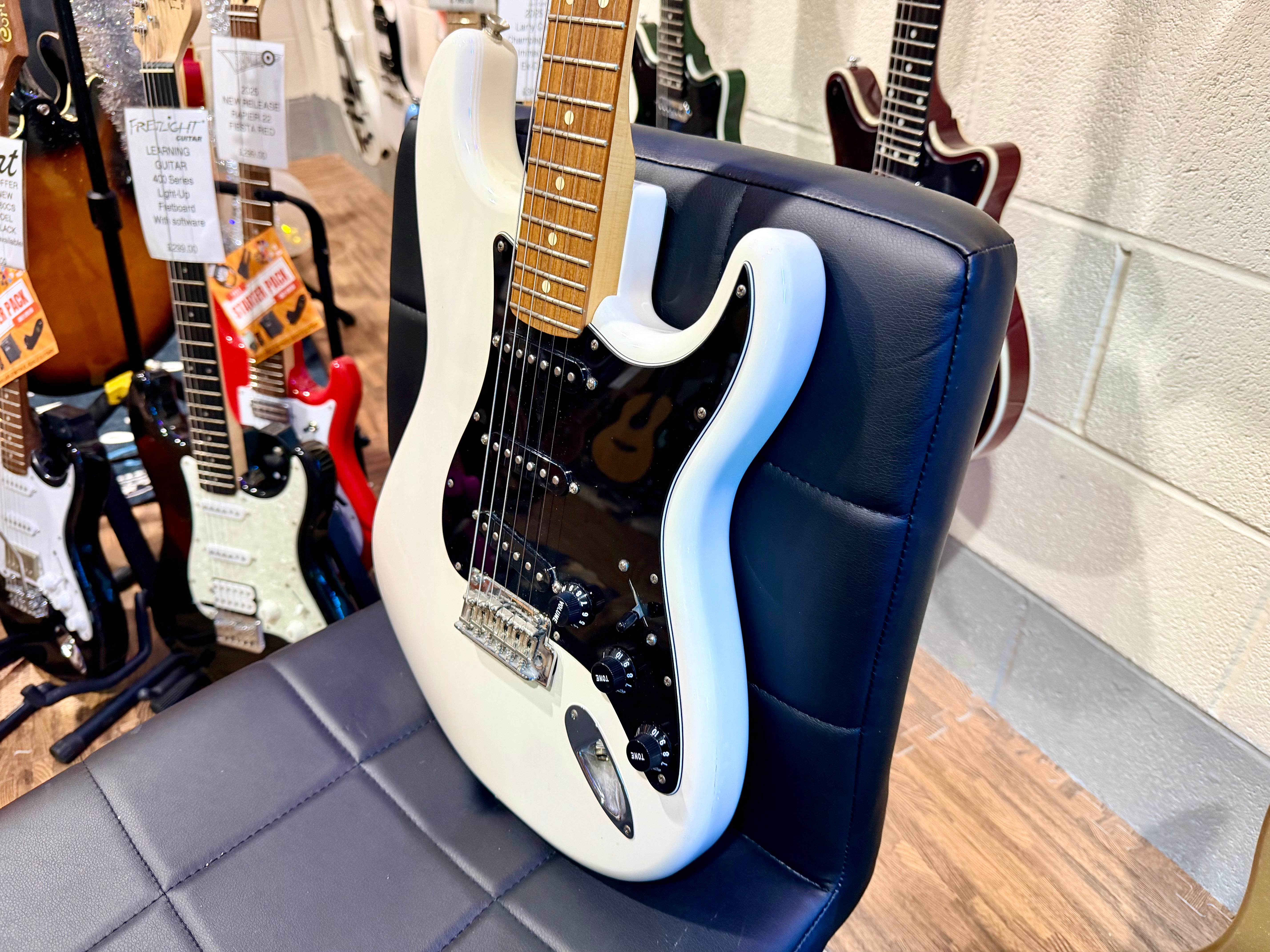 🌟2019🌟 Fender Player Stratocaster~ Polar White & Black~ Mexican Strat!