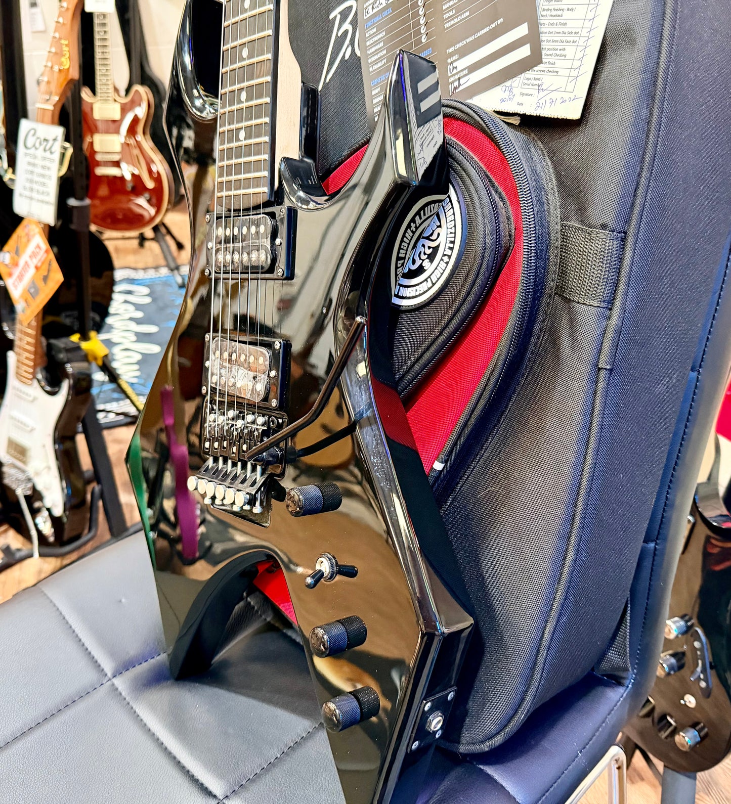 🔥868/2000🔥 BC Rich Warlock~ Stranger Things NJ Model~ Eddies ‘Hellfire’ + Bag!