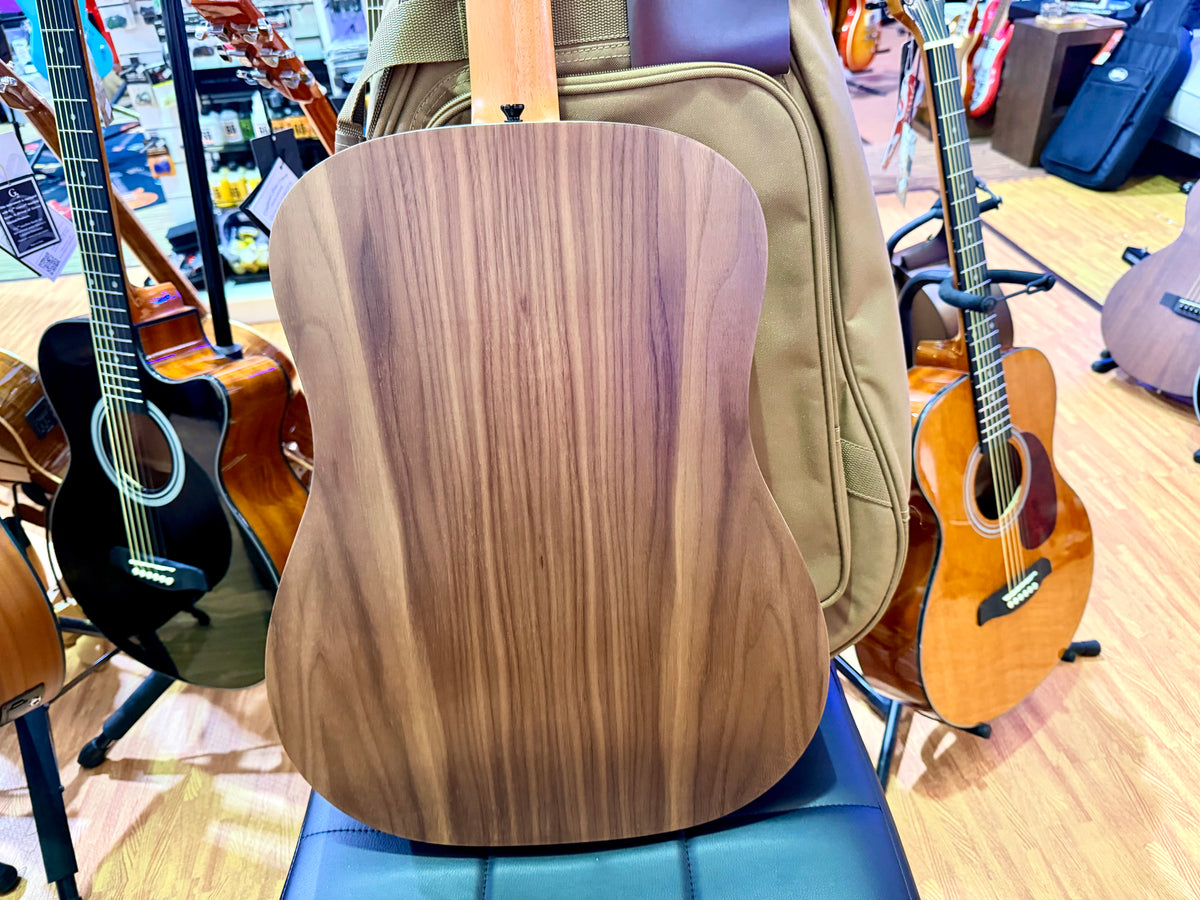 2026 Taylor Big Baby BBT Acoustic Guitar~ Natural~ Ex-Demo Mint + GigBag