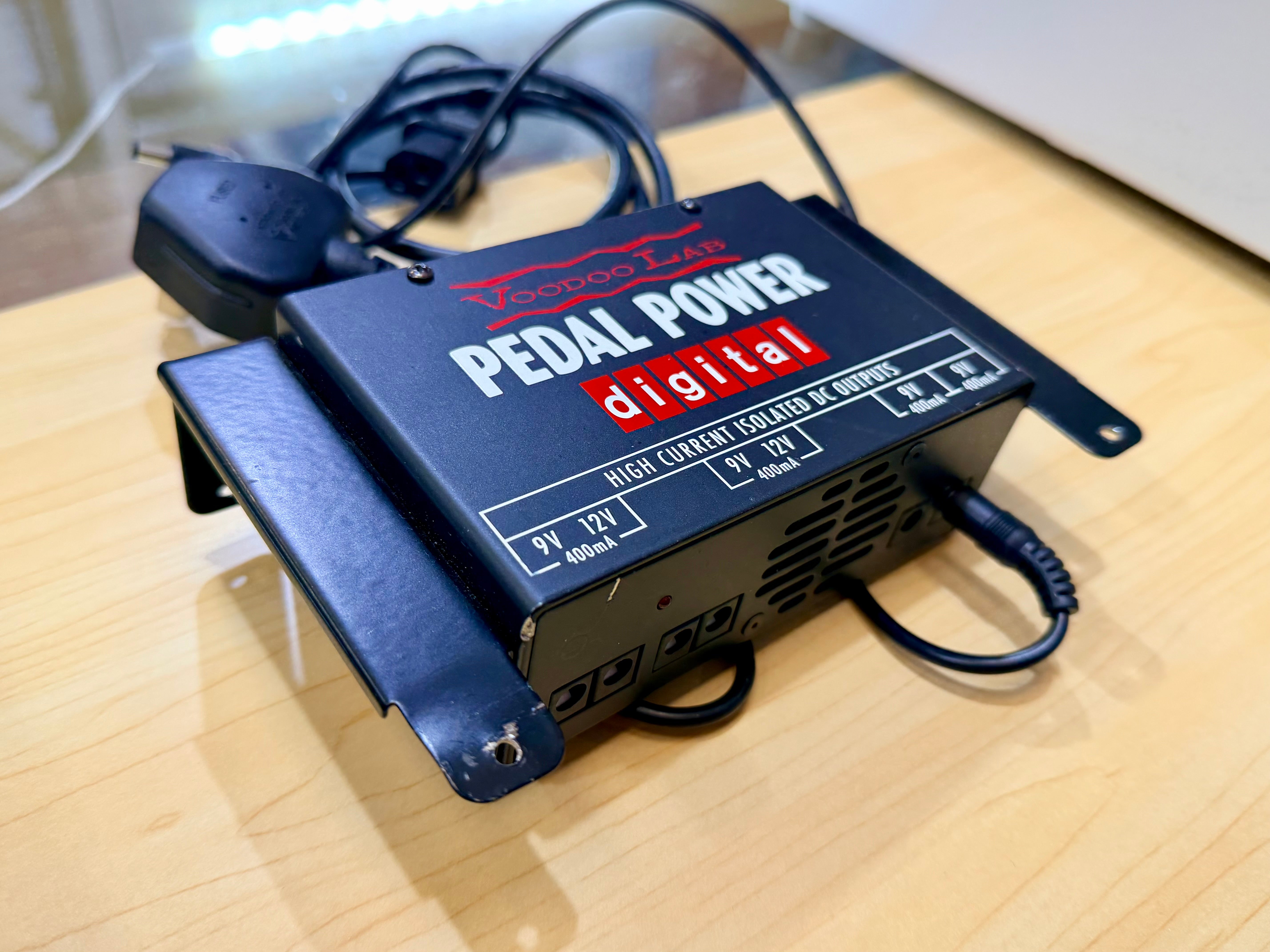 🎸 Voodoo Lab Pedal Power Digital USA Isolated Pedalboard Power Supply  🎸