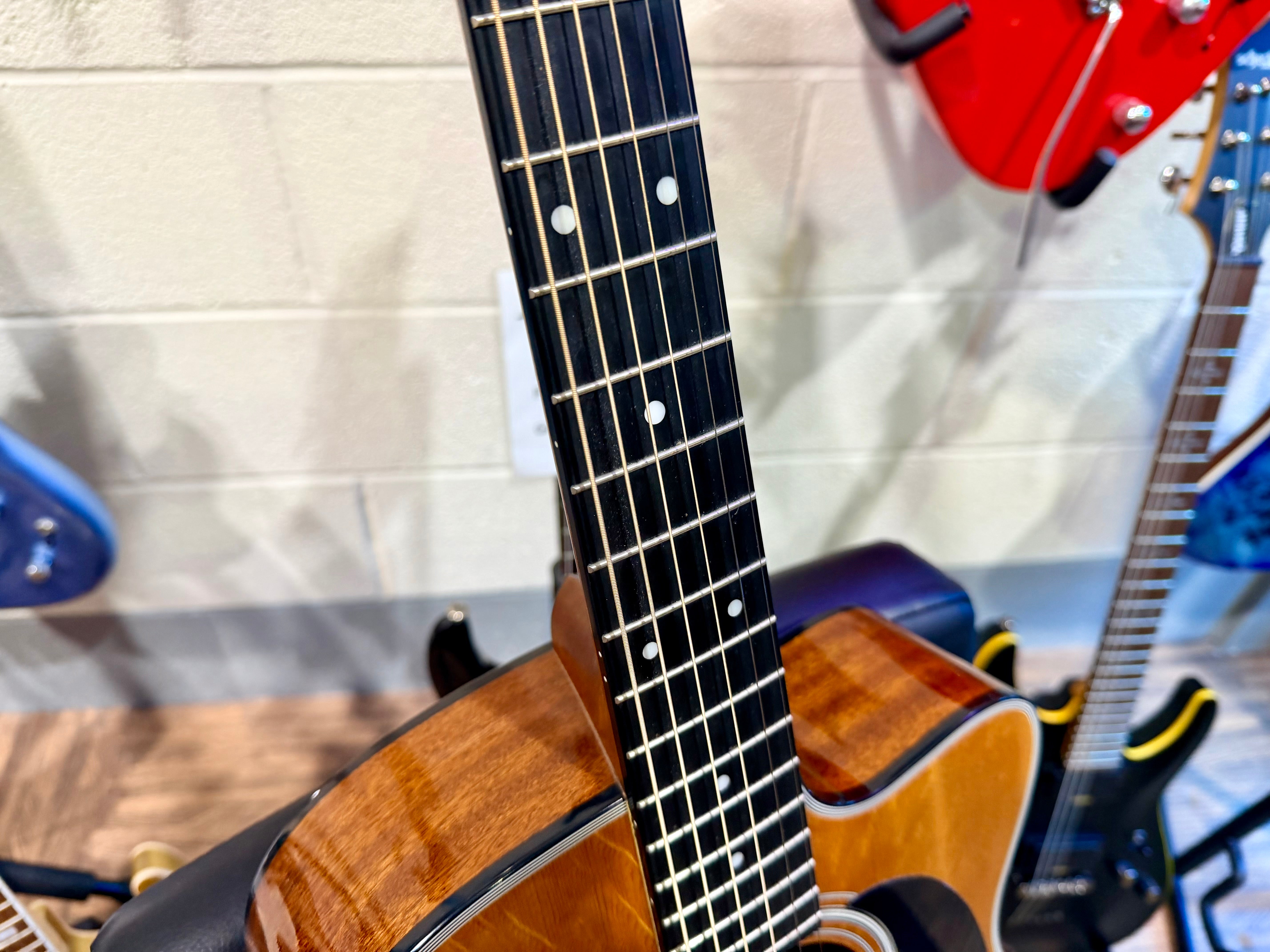 🎸2020🎸 Sigma 000MC-1STE+ Electro Acoustic Guitar~ Fishman Electrics~ Cutaway!