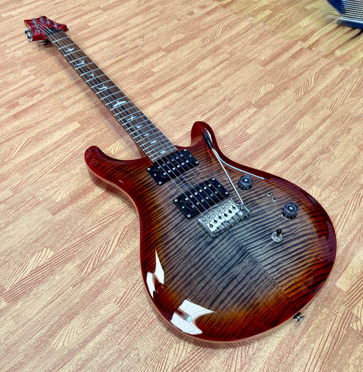 🌟2024🌟 PRS SE Custom 24-08 Charcoal Red Burst~ Locking Tuners & Gig Bag!