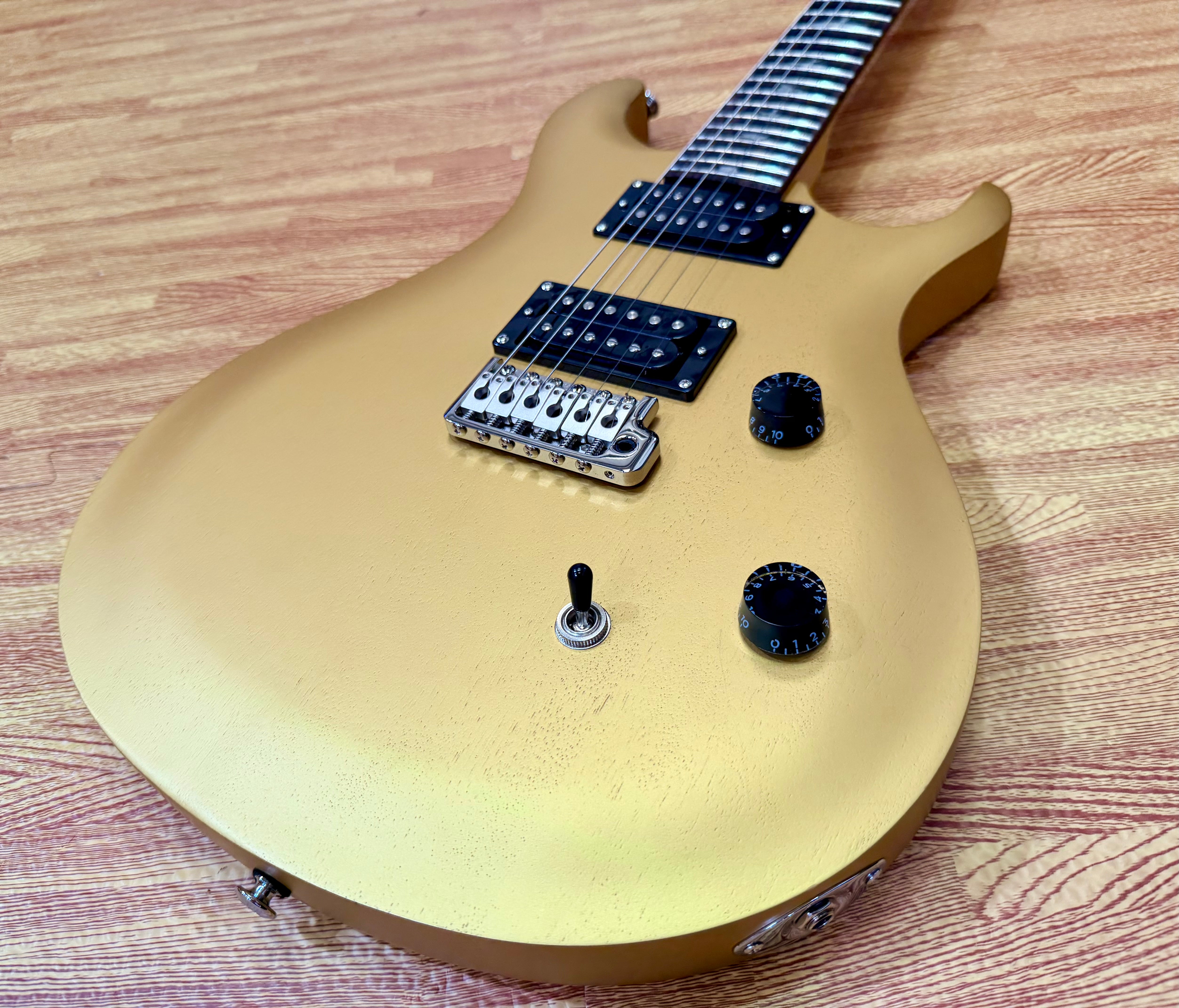 ⚡️EX-DEMO⚡️ PRS SE CE24 Standard Satin Metallic Gold~ 2026 Model + GigBag!