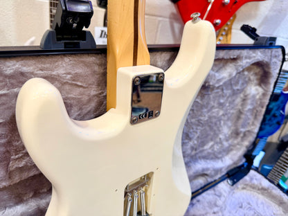 🌟2014🌟 Fender Standard Stratocaster~ Mexican Strat~ Arctic White~ Hard Case!