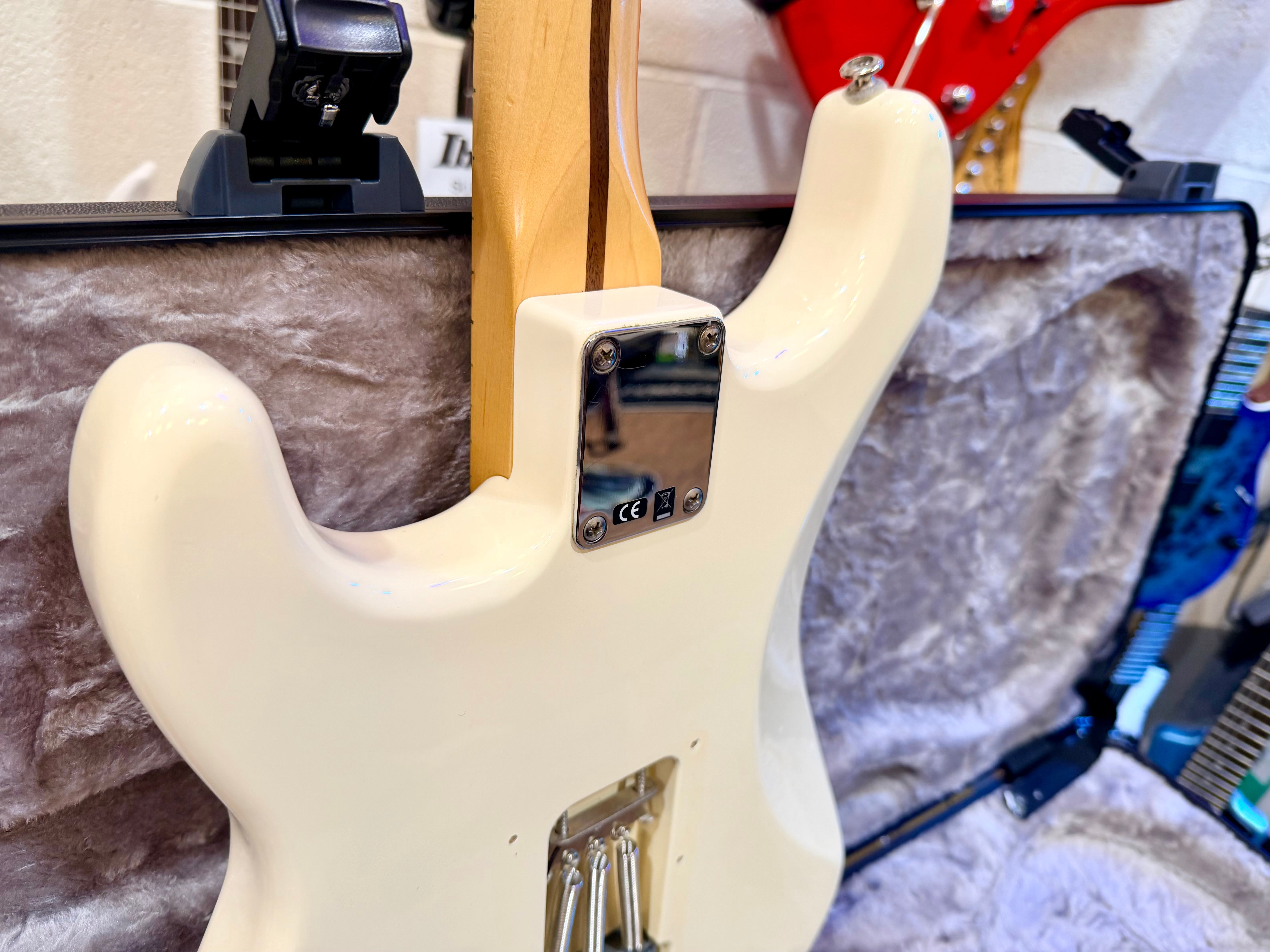 🌟2014🌟 Fender Standard Stratocaster~ Mexican Strat~ Arctic White~ Hard Case!