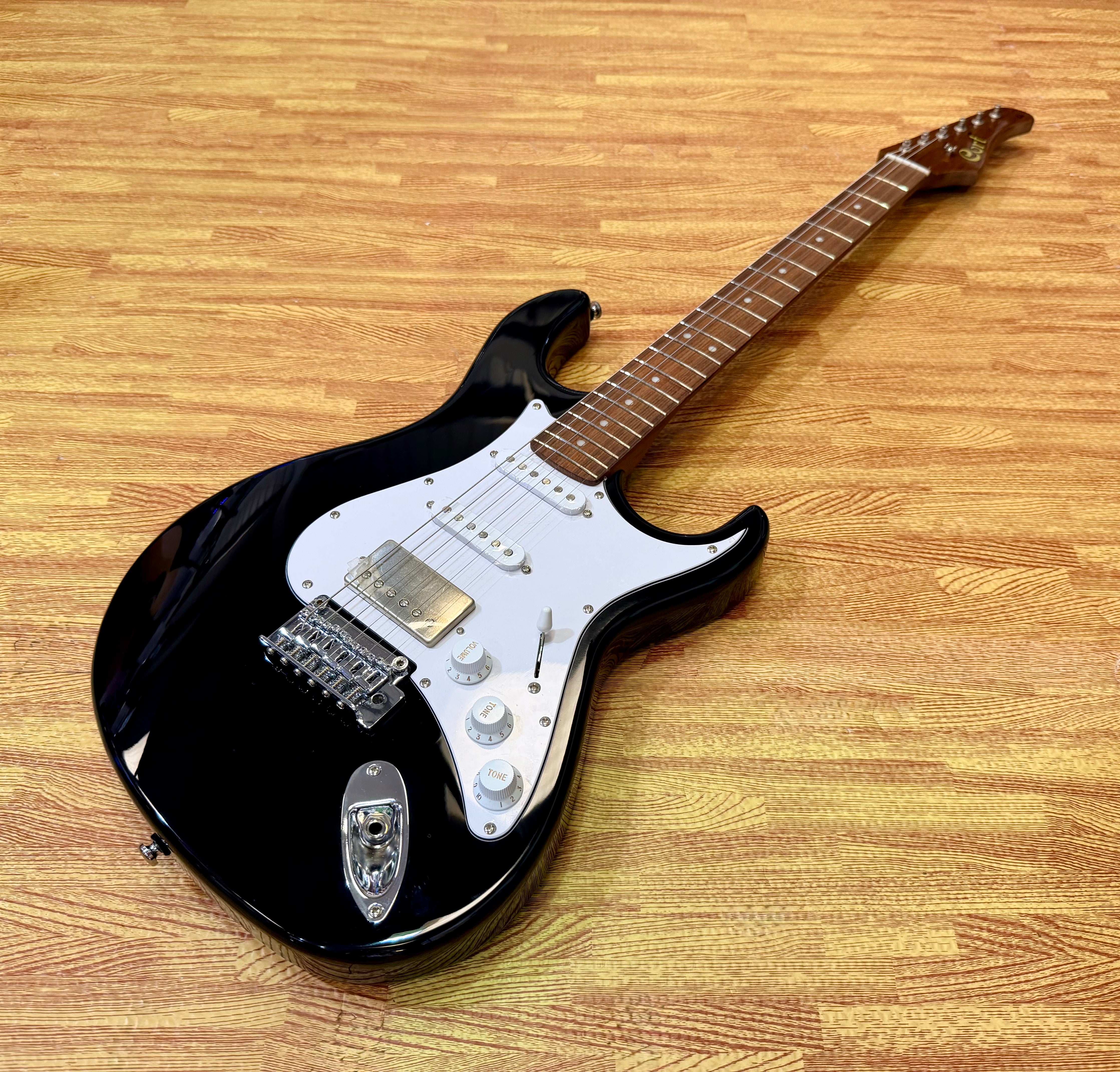 🌟 NEW Cort G260CS Black Electric Guitar~  Roasted Maple Neck HSS Pickups 🌟