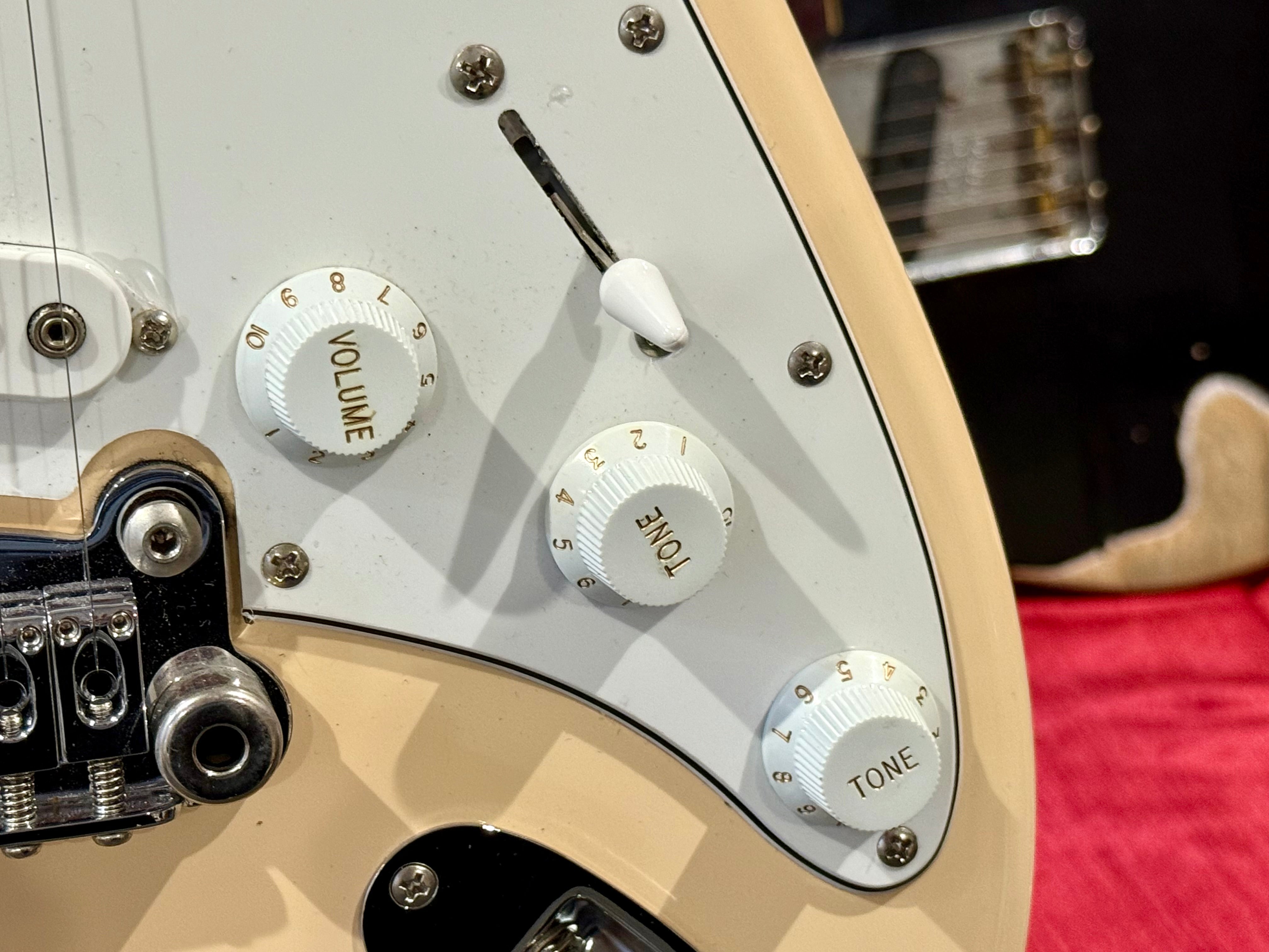 🔥EX-DEMO🔥 G&L Tribute S-500 Strat Style Electric Guitar~ Vintage White!