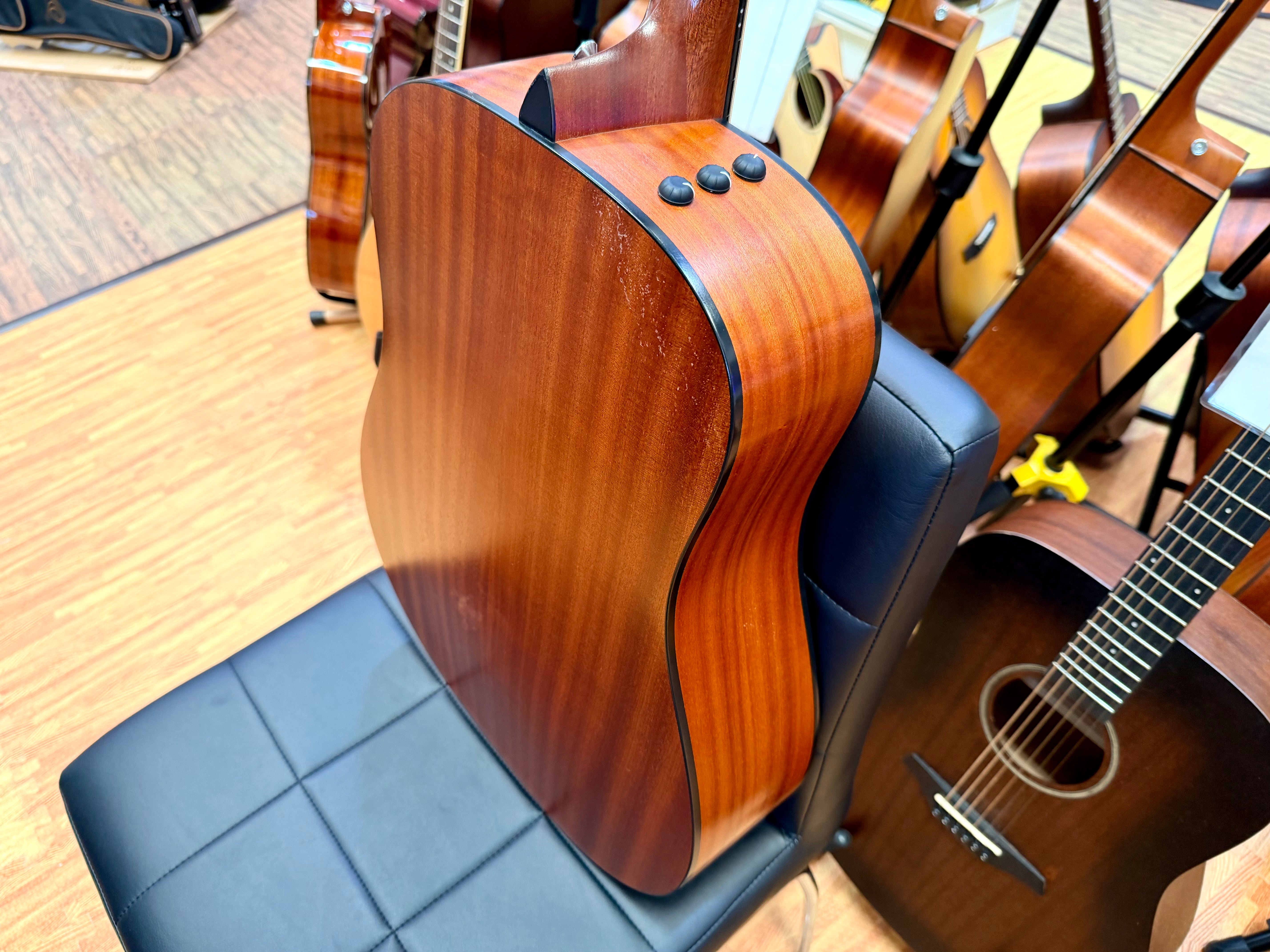 ✨2015✨ Taylor 110e Electro Acoustic~ ES2 Pickup~ Solid Sitka Top Dreadnought!