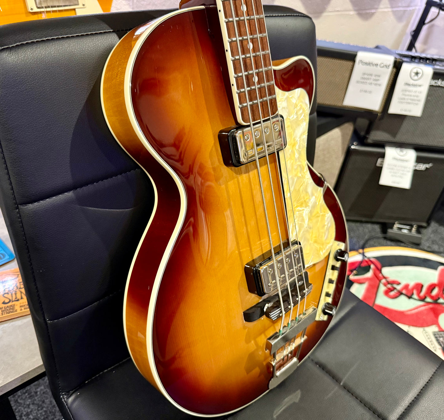 🎻 VIOLIN BASS 🎻 Hofner HCT 5002 Club Series Bass~ Sunburst~ Contemporary!