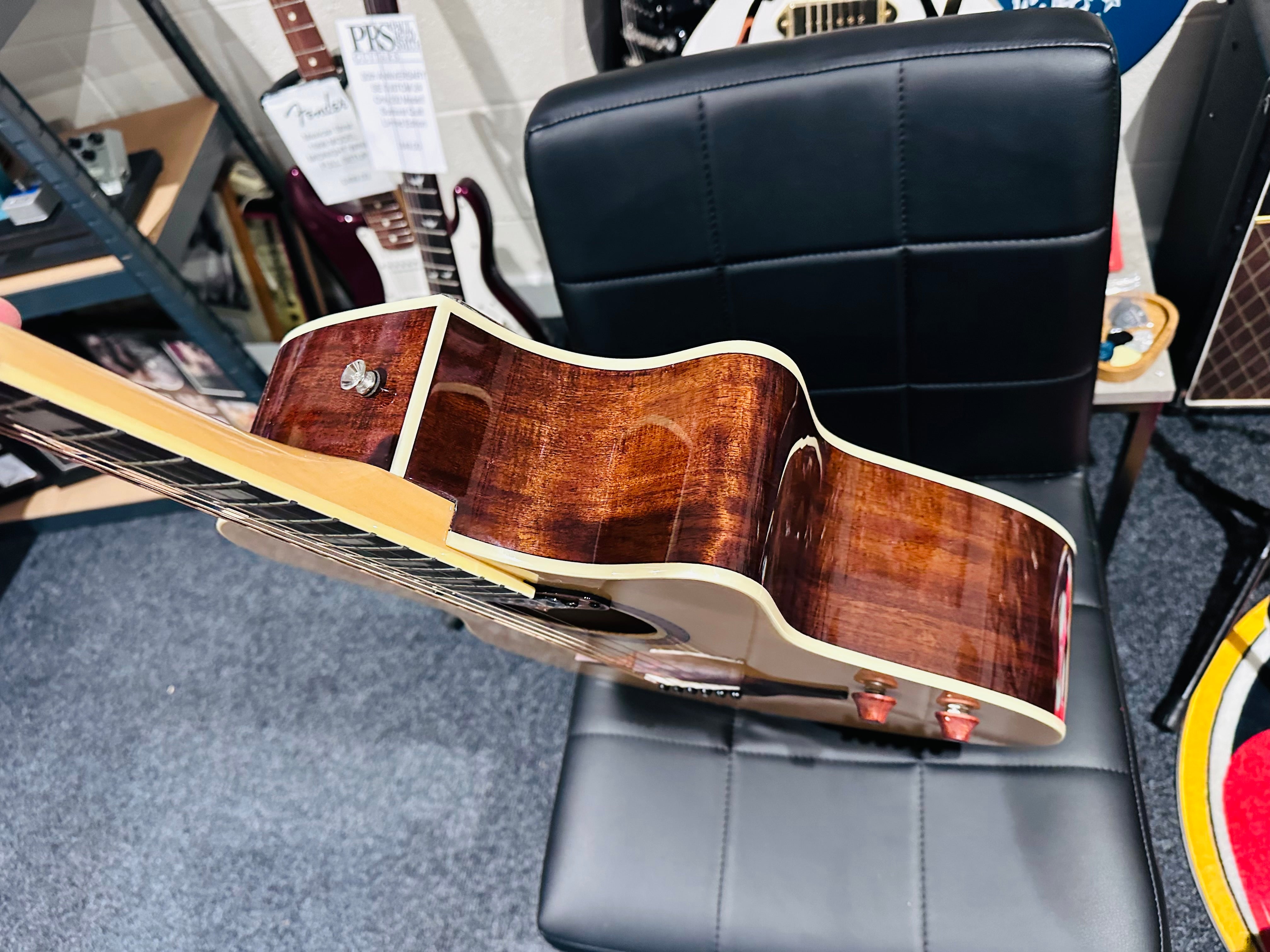 🌟BRAND NEW MODEL🌟 Vintage REVO ELEKTRA ~ Natural Silk Electro-Acoustic Guitar!