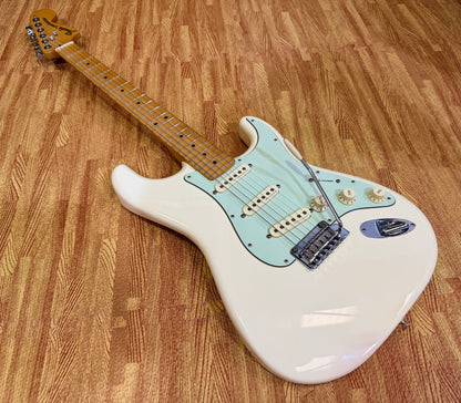 ✨2016✨ Fender Deluxe Roadhouse Stratocaster Electric Guitar~ MIM Vintage White!