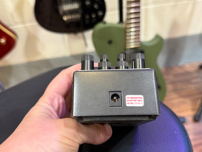 🎸 Boss MT-2 Metal Zone Distortion Pedal~ Guitar Effects Unit 🎸