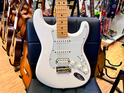 ✨2021✨ Fender Player Stratocaster HSS~ Polar White~ Maple Neck~ Mexican Strat!
