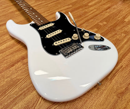 ⚡️2024⚡️ Fender Player II Stratocaster~ Polar White Electric Guitar~ Rosewood RW
