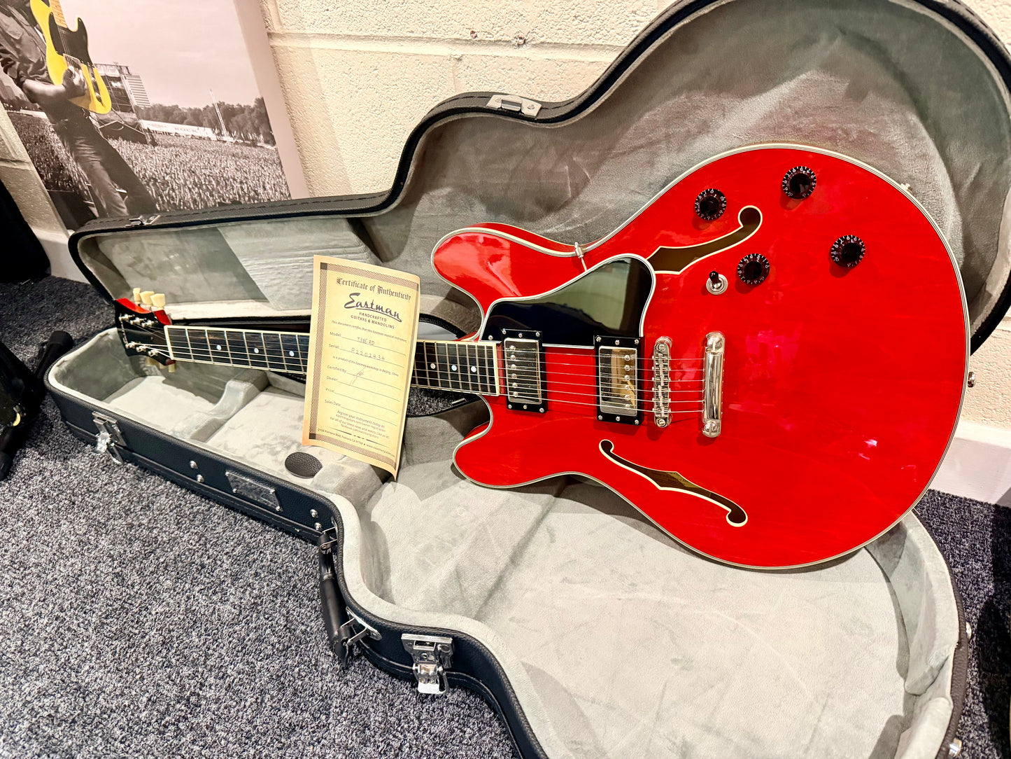 🍒MINT 2022 🍒 Eastman T386-RD Thinline Semi-Hollow ‘335’ Antique Red + Case!