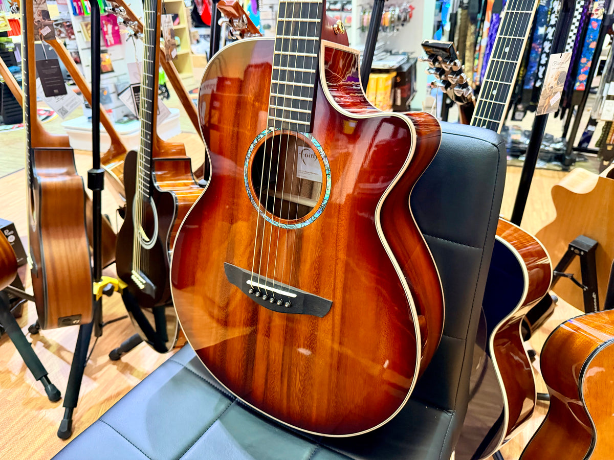 Faith Blood Moon Venus FVBMB All-Solid Trembesi Electro-Acoustic Guitar + Case