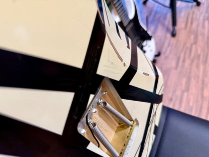 🔥2022🔥 EVH Striped Series '78 Eruption Relic~ White with Black Stripes~Gig Bag